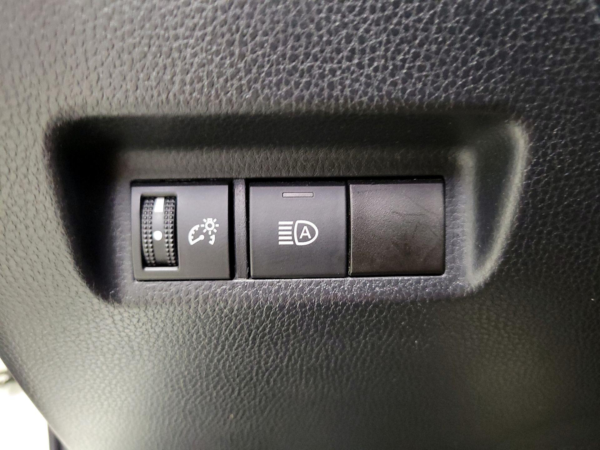 Thumbnail: 2021 Toyota RAV4 - 13