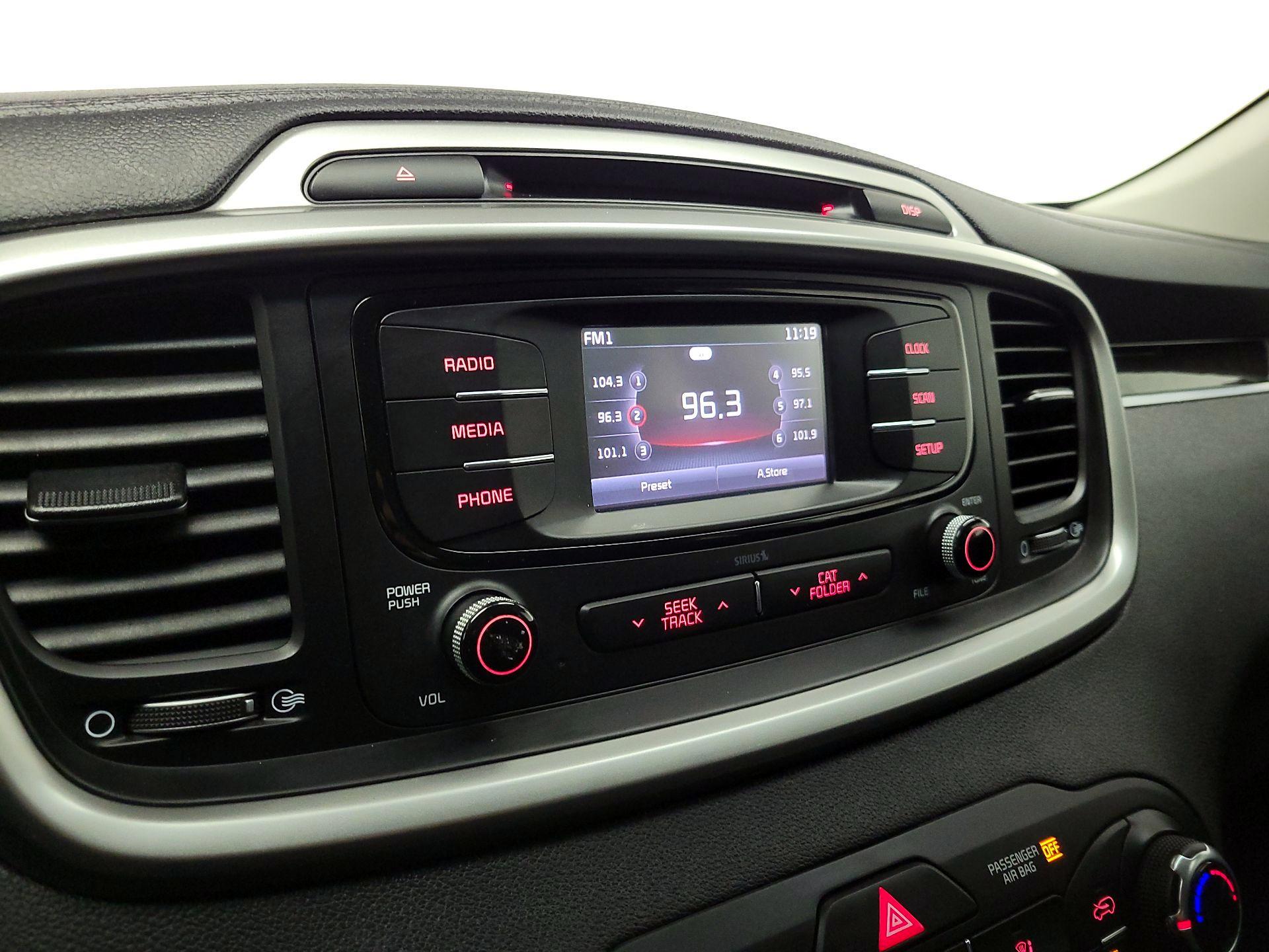 Thumbnail: 2018 Kia Sorento - 15