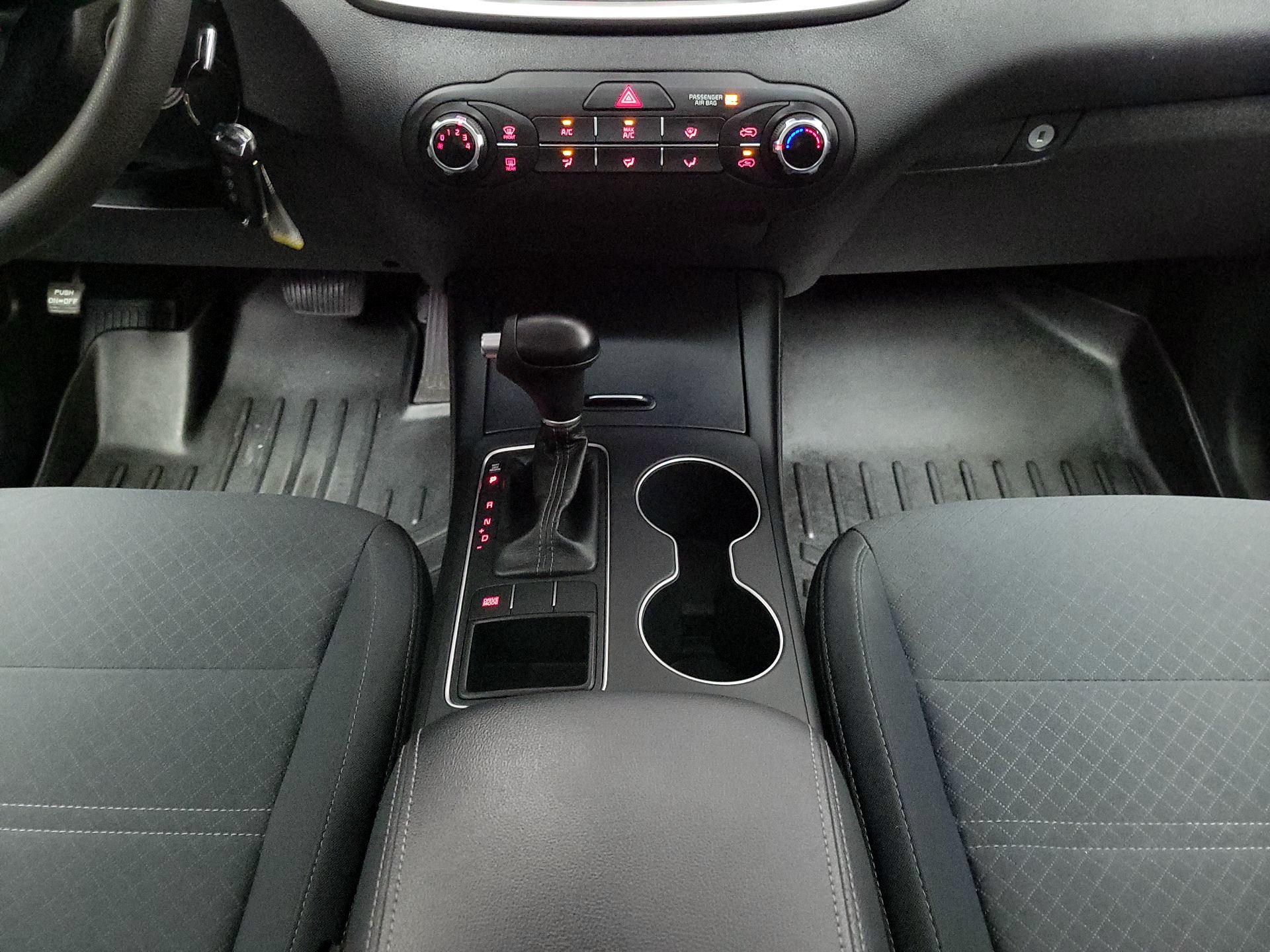 Thumbnail: 2018 Kia Sorento - 17