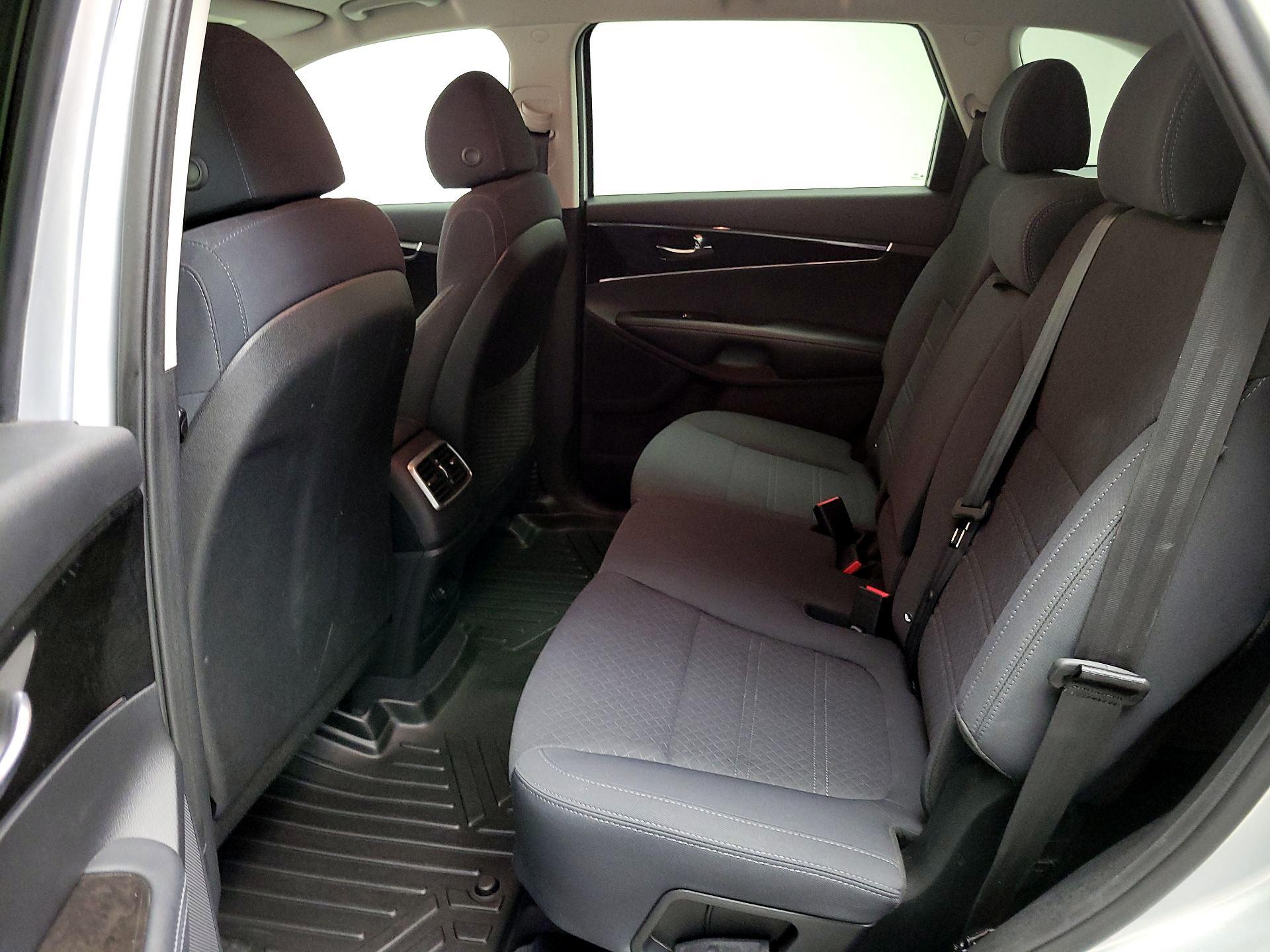 Thumbnail: 2018 Kia Sorento - 19