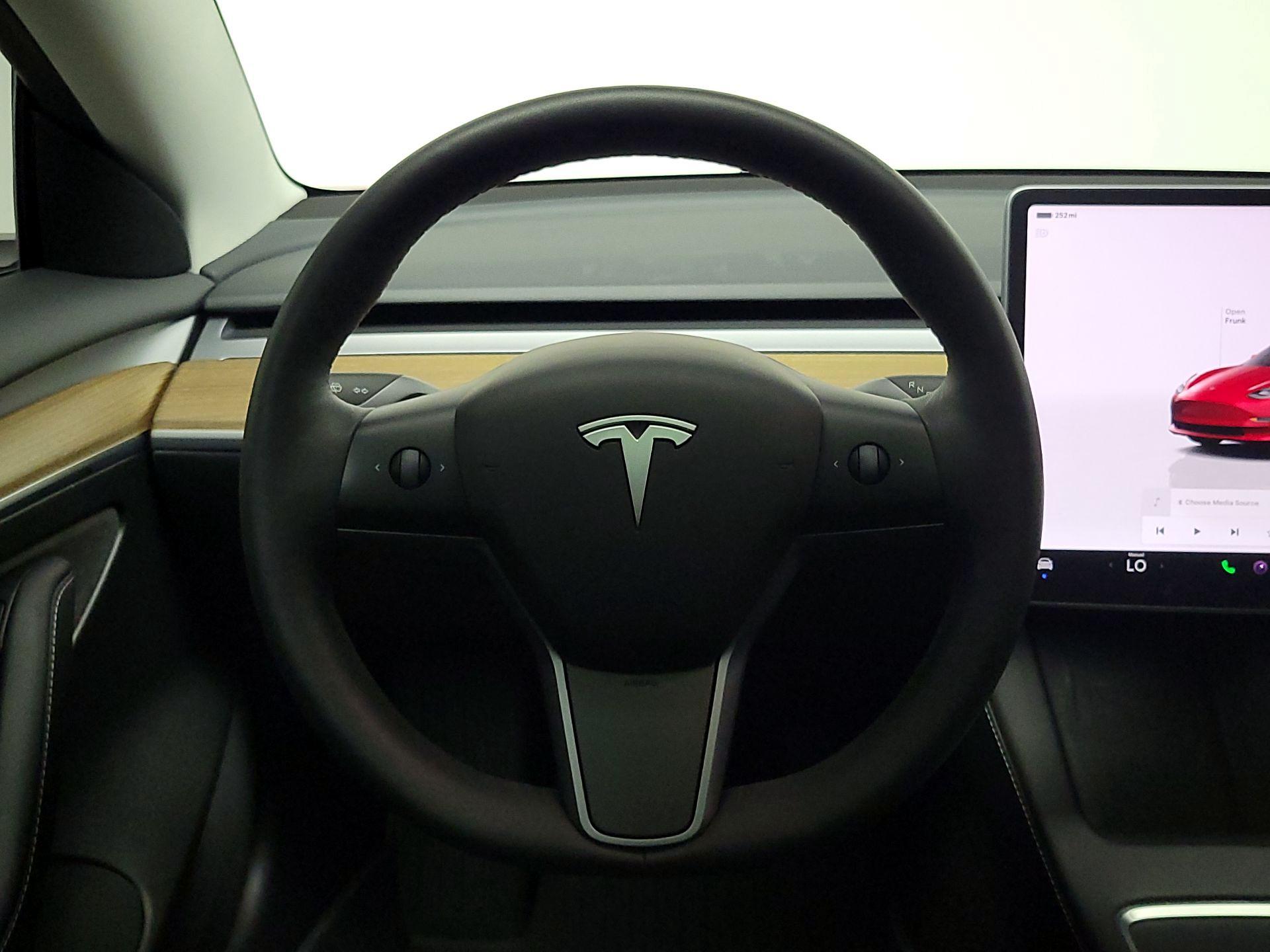 Thumbnail: 2023 Tesla Model 3 - 10