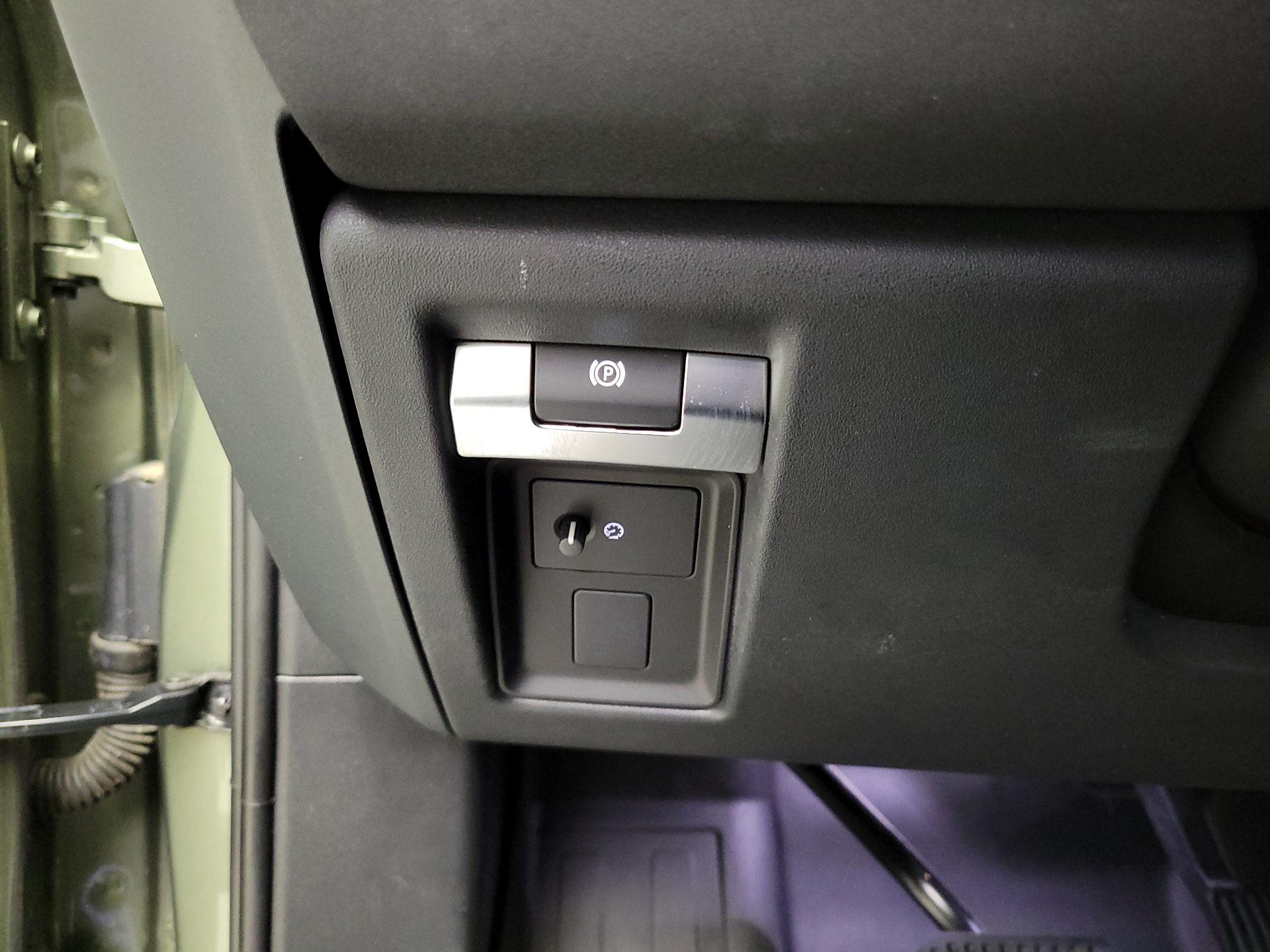 Thumbnail: 2023 Land Rover Defender - 13