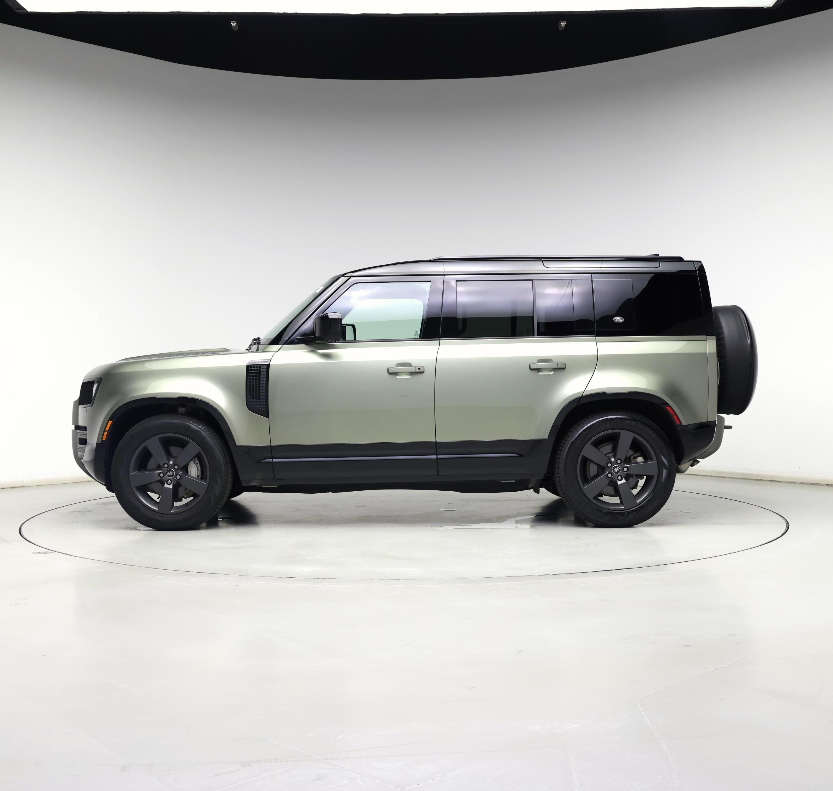 Thumbnail: 2023 Land Rover Defender - 3
