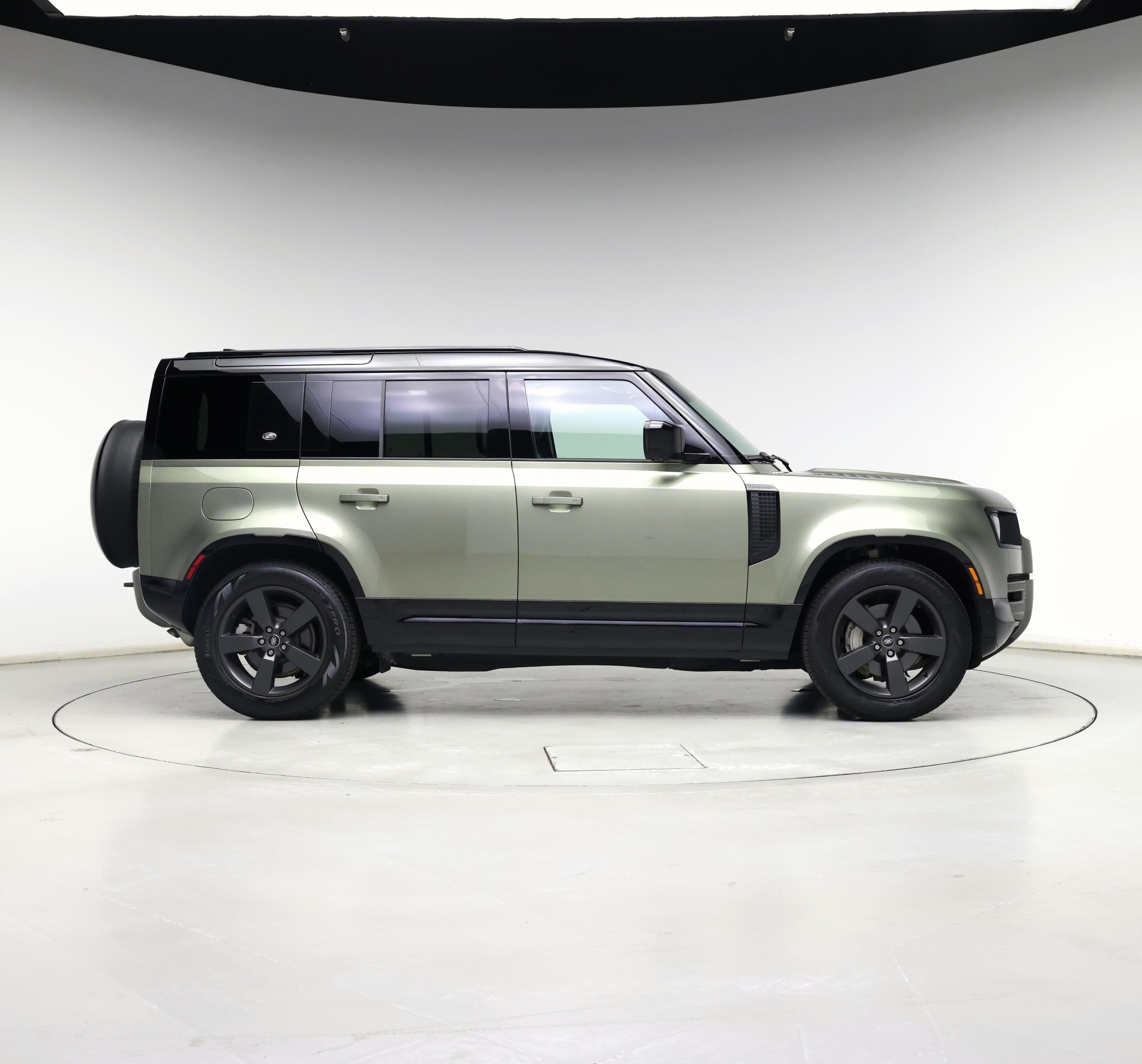 Thumbnail: 2023 Land Rover Defender - 7
