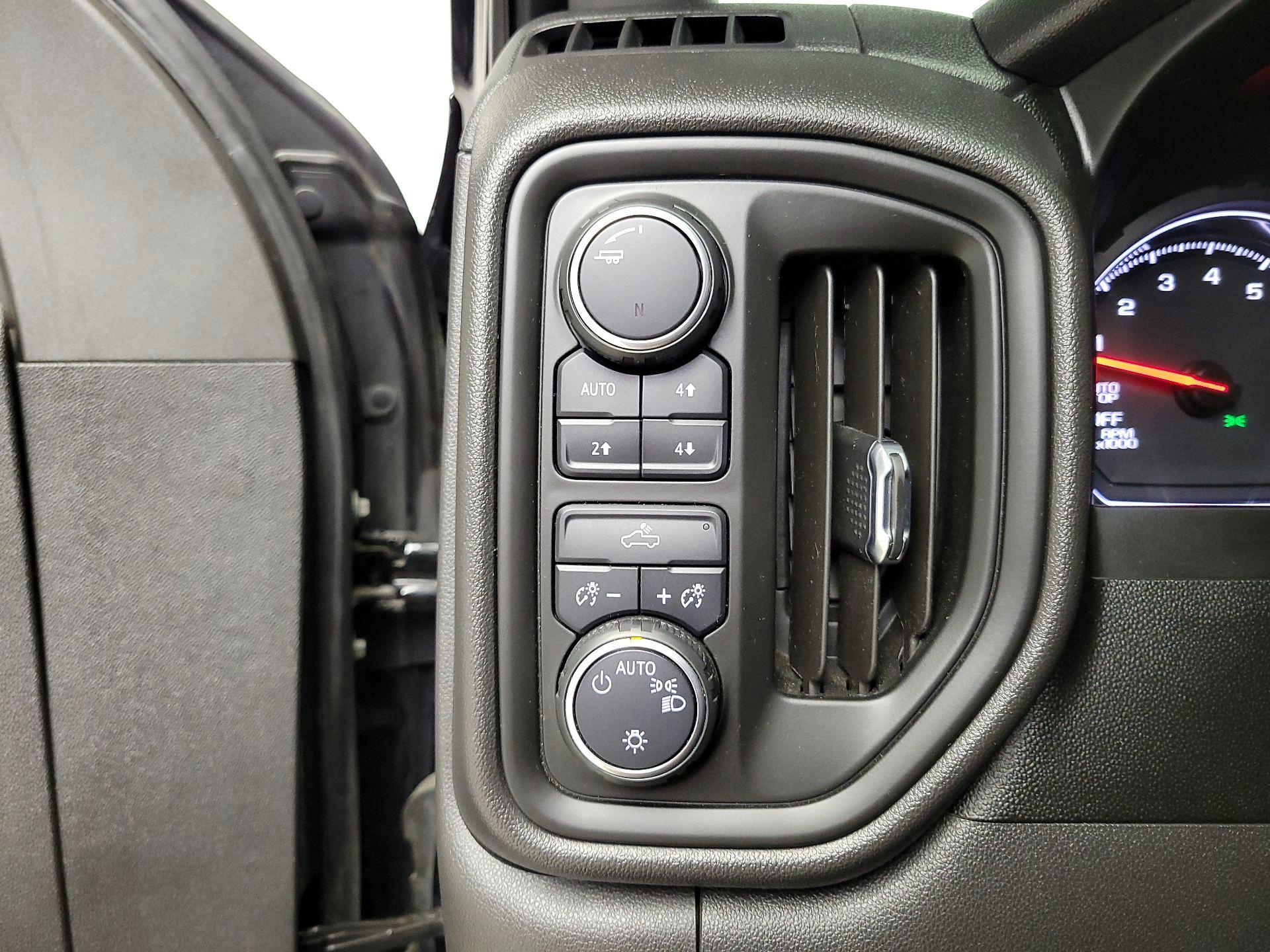 Thumbnail: 2021 Chevrolet Silverado 1500 - 13