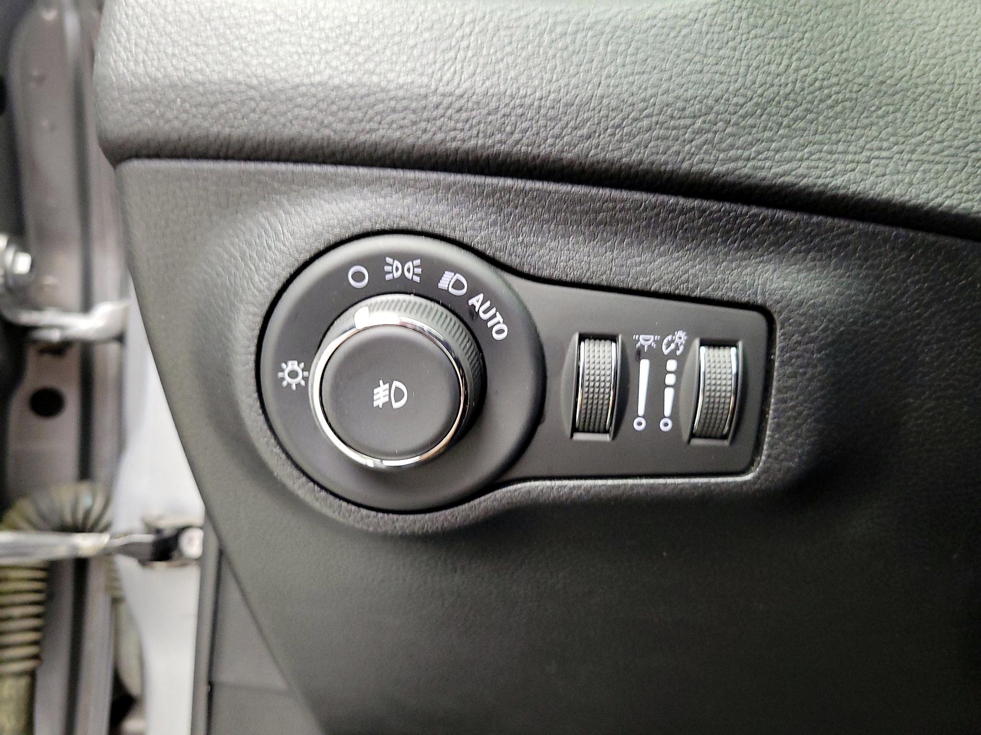 Thumbnail: 2019 Jeep Compass - 13