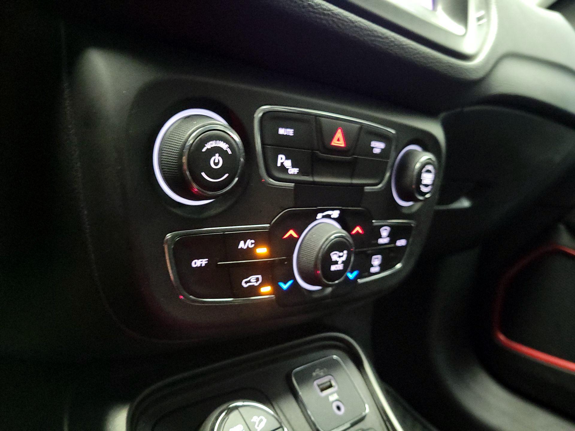 Thumbnail: 2019 Jeep Compass - 16