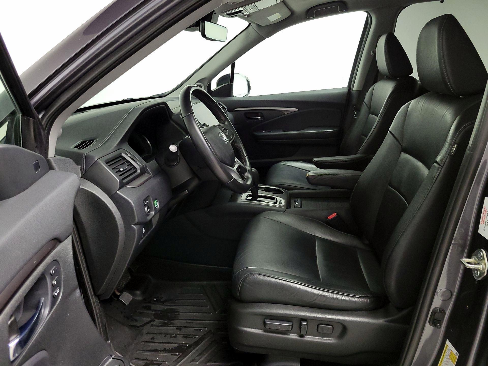 Thumbnail: 2019 Honda Pilot - 11