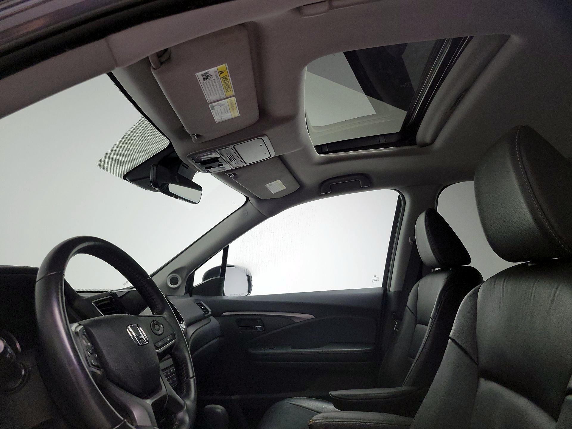 Thumbnail: 2019 Honda Pilot - 19