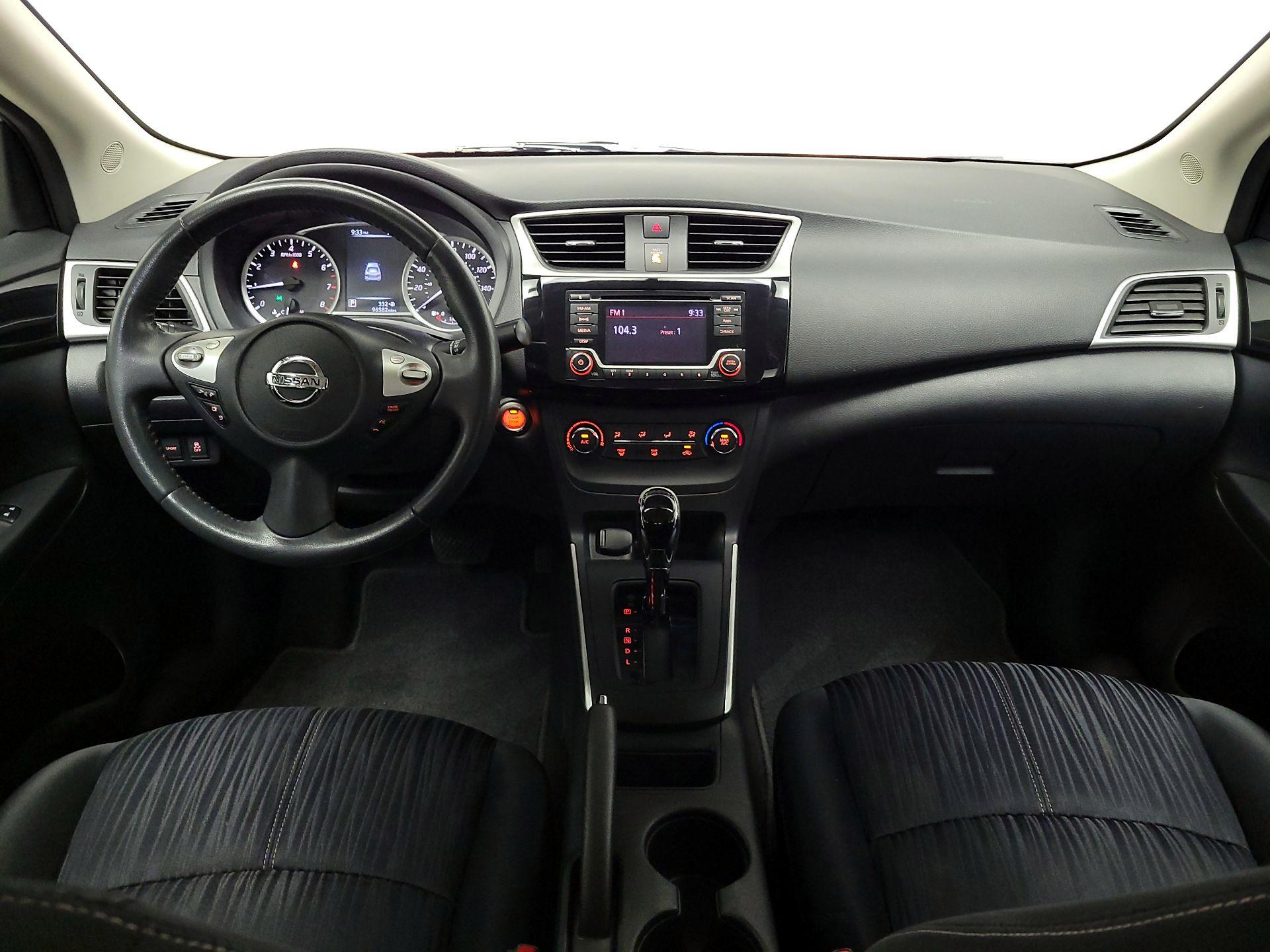 Thumbnail: 2016 Nissan Sentra - 9