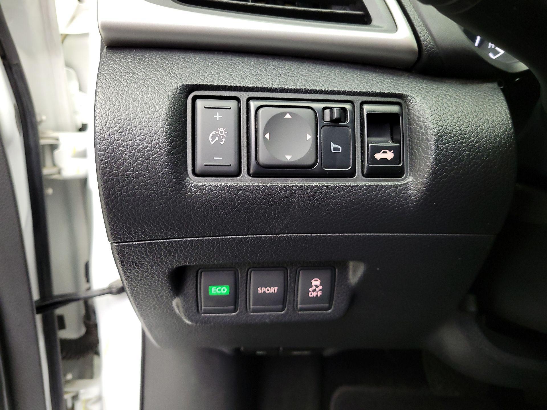 Thumbnail: 2016 Nissan Sentra - 13