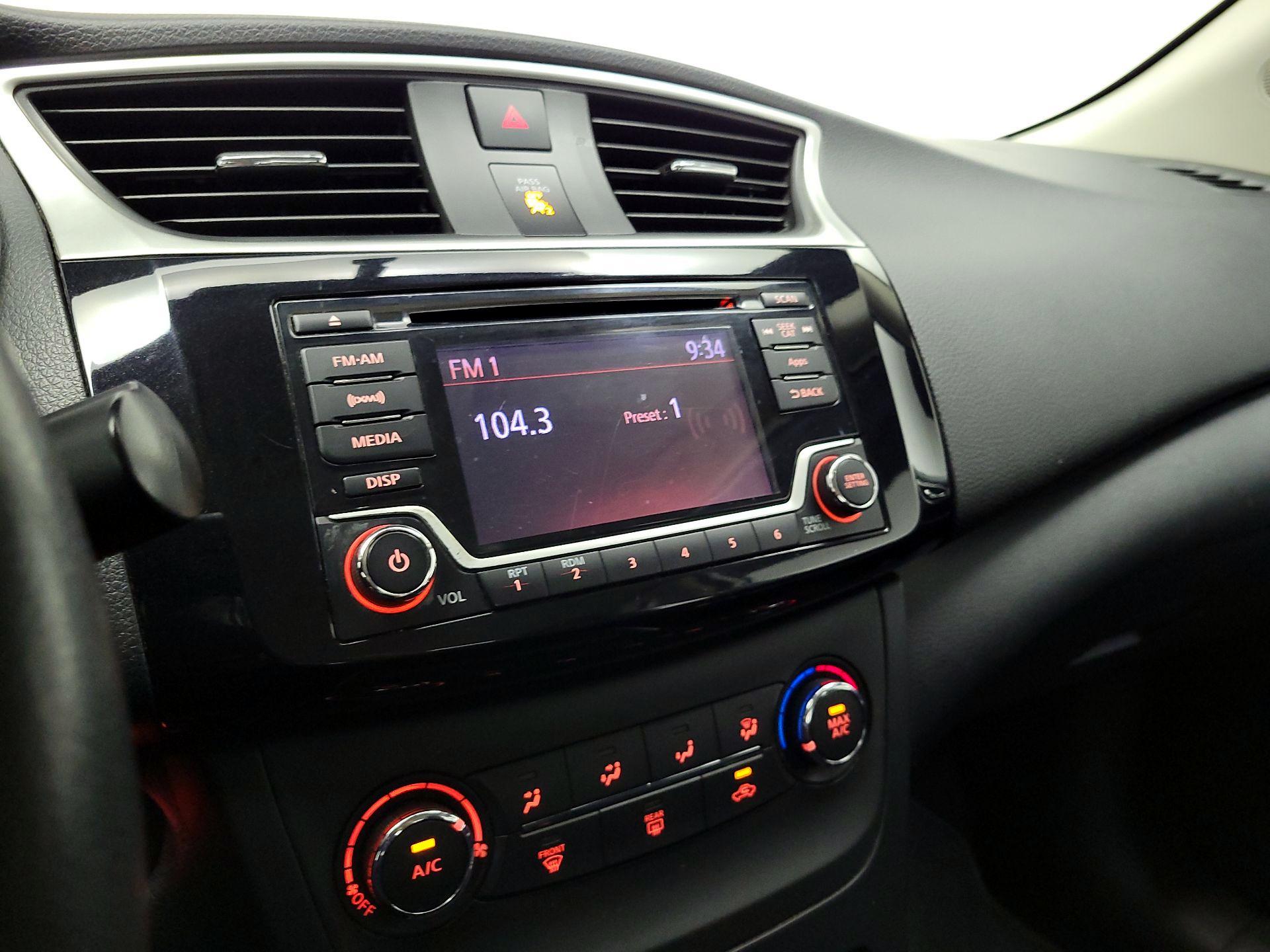 Thumbnail: 2016 Nissan Sentra - 15