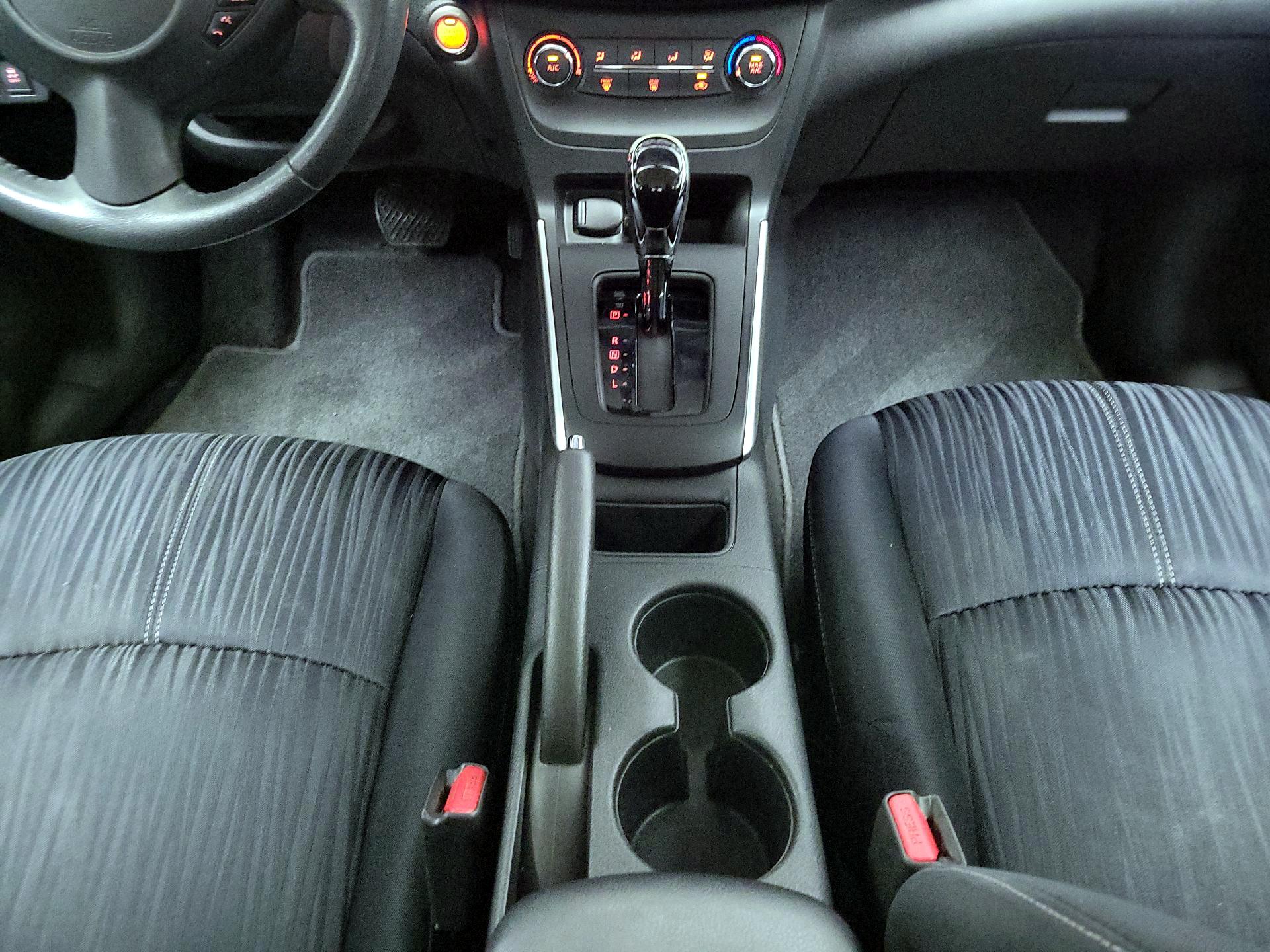 Thumbnail: 2016 Nissan Sentra - 17