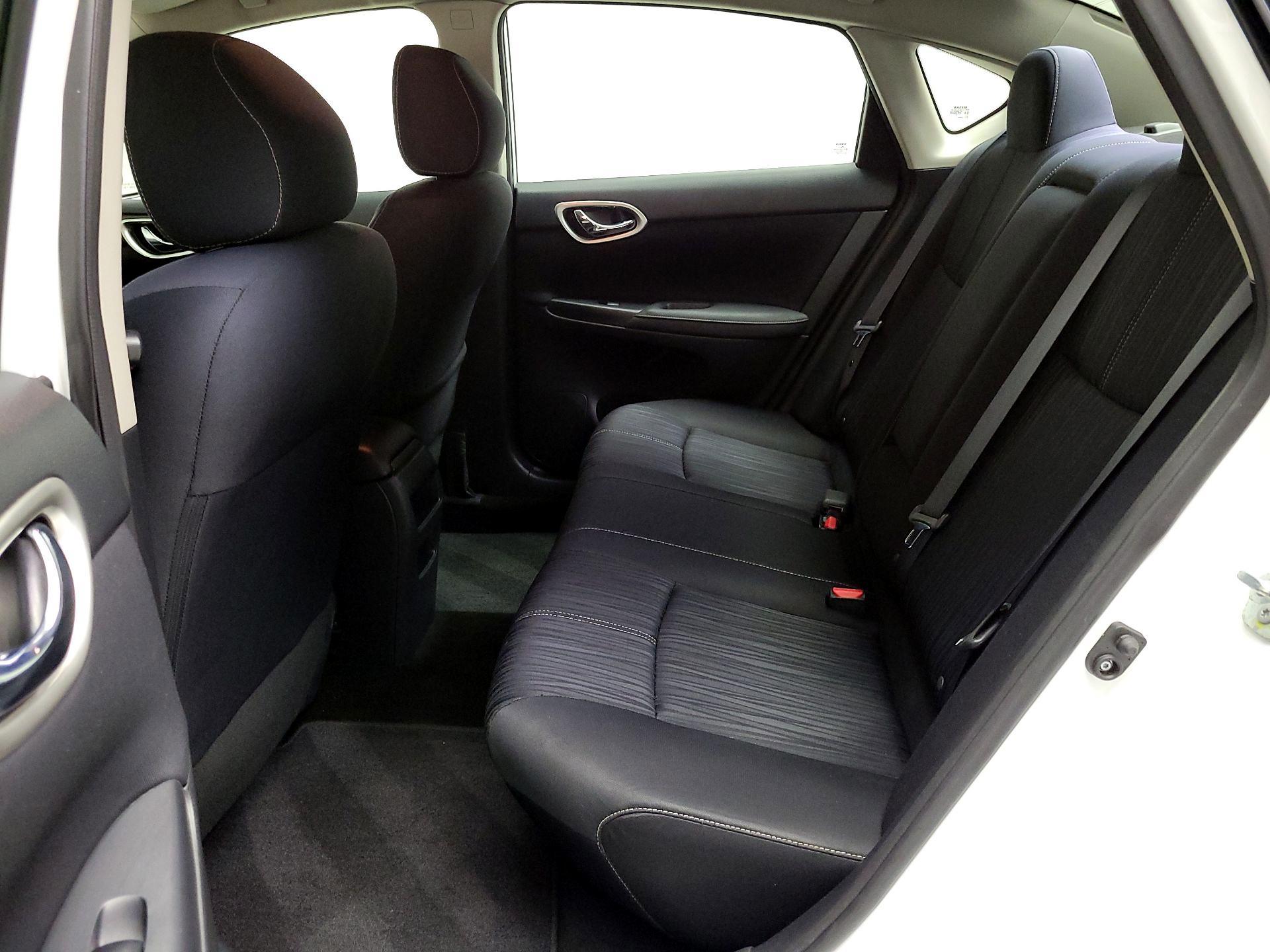 Thumbnail: 2016 Nissan Sentra - 19