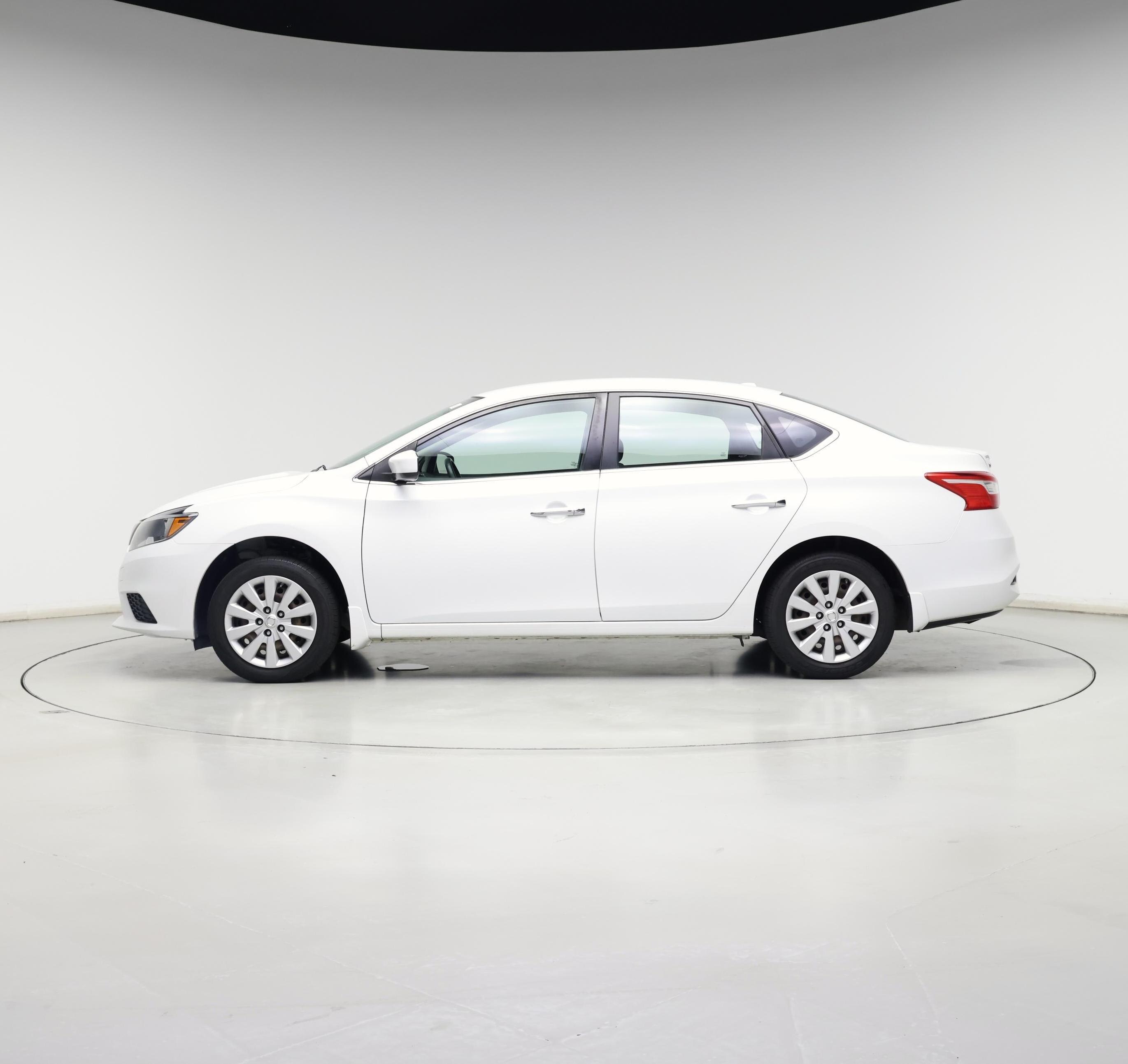 Thumbnail: 2016 Nissan Sentra - 3