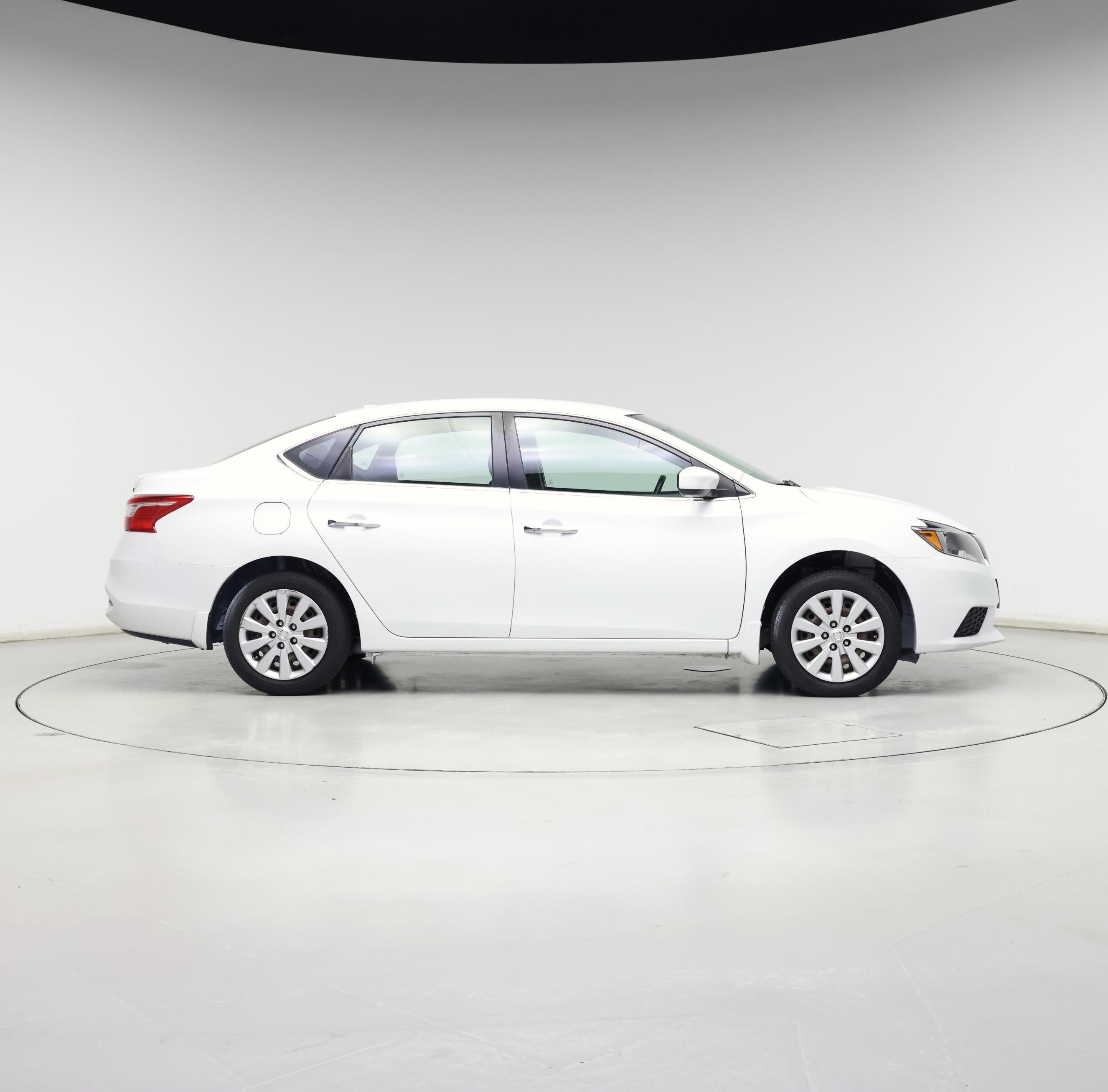 Thumbnail: 2016 Nissan Sentra - 7