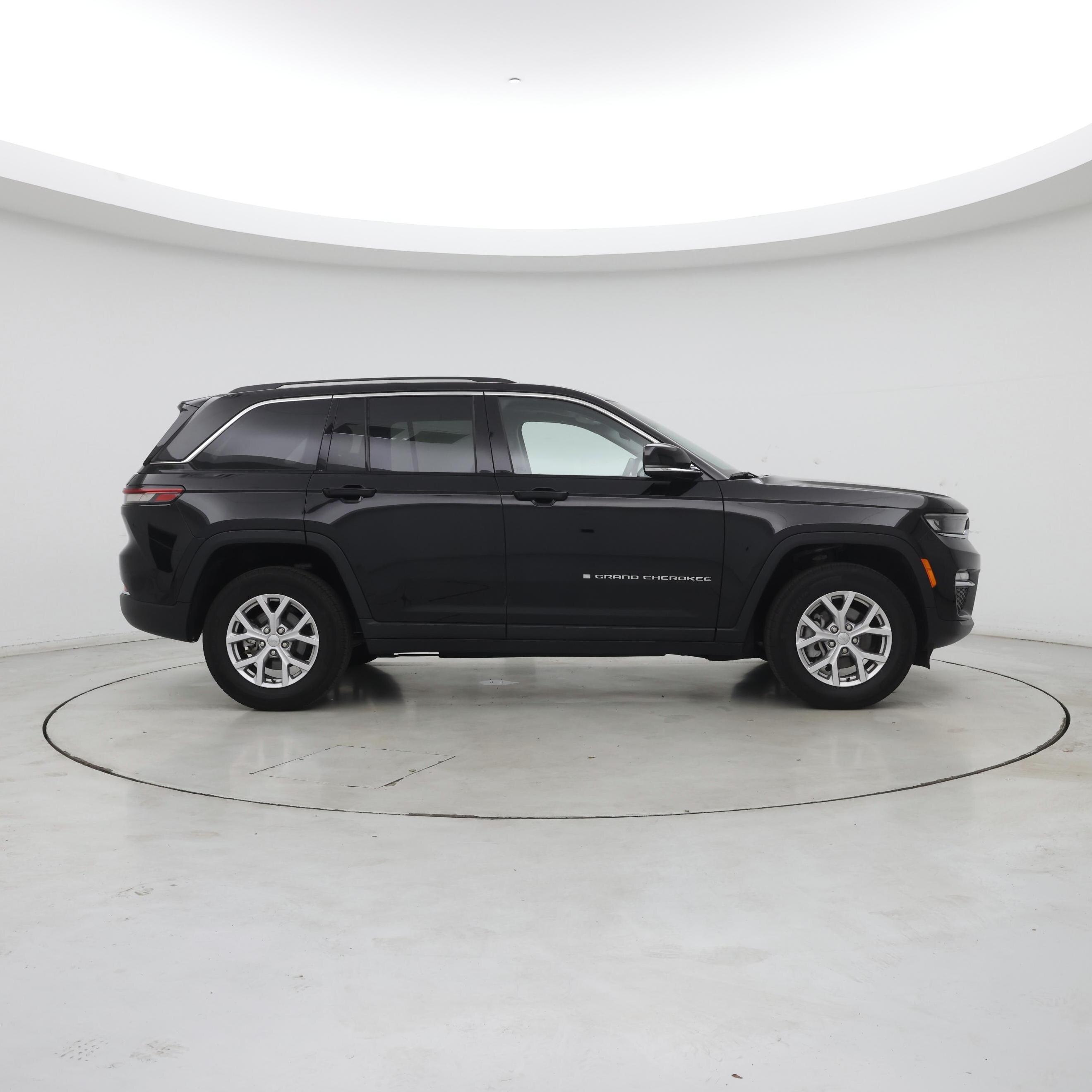 Thumbnail: 2022 Jeep Grand Cherokee - 7