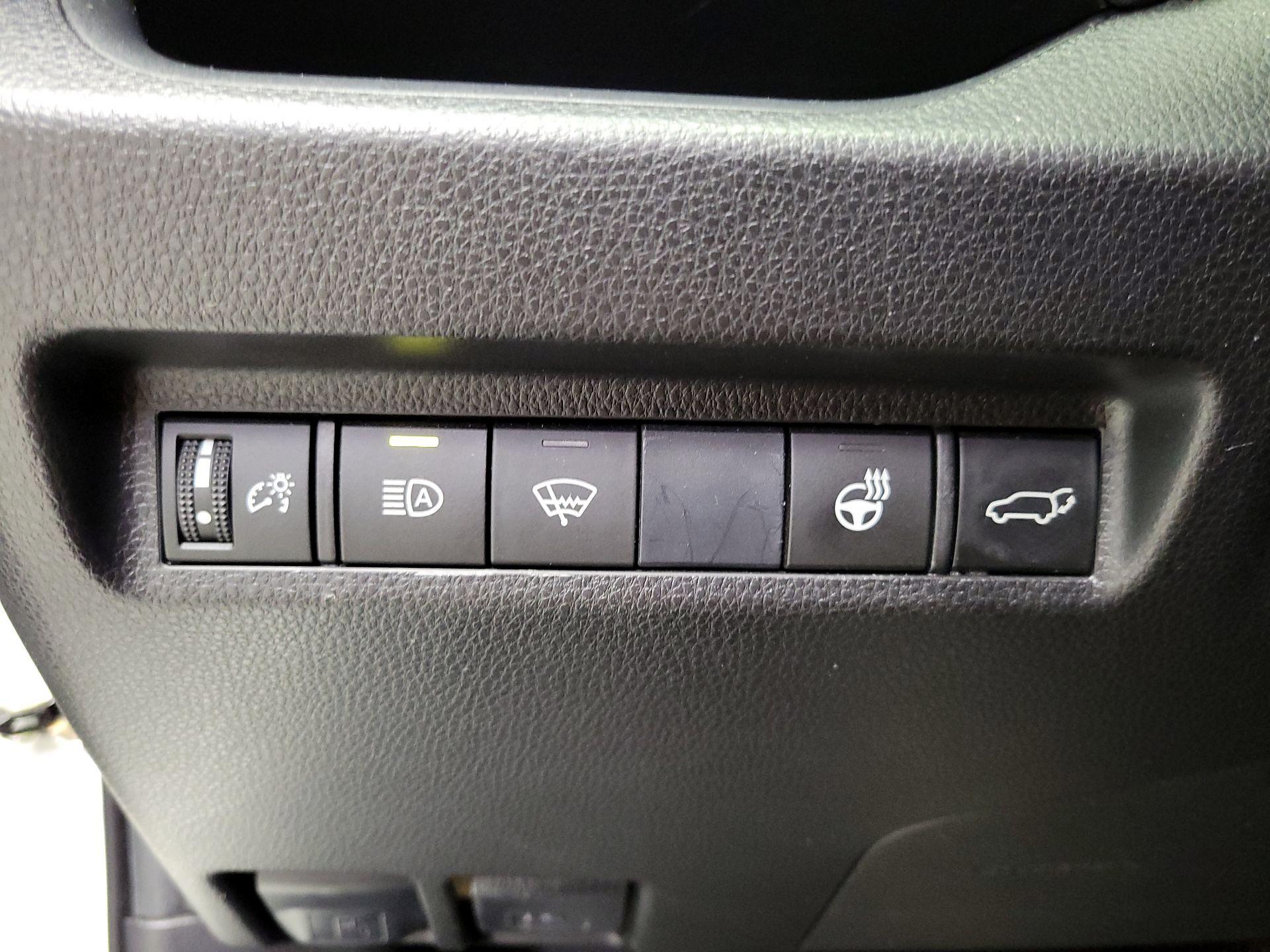 Thumbnail: 2019 Toyota RAV4 - 13