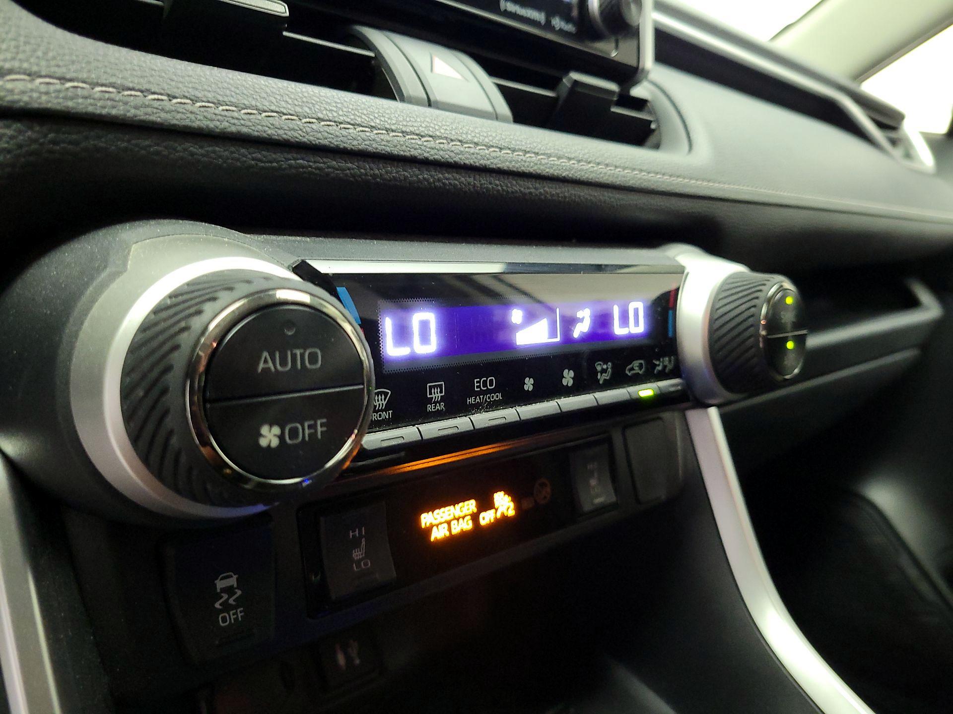 Thumbnail: 2019 Toyota RAV4 - 16