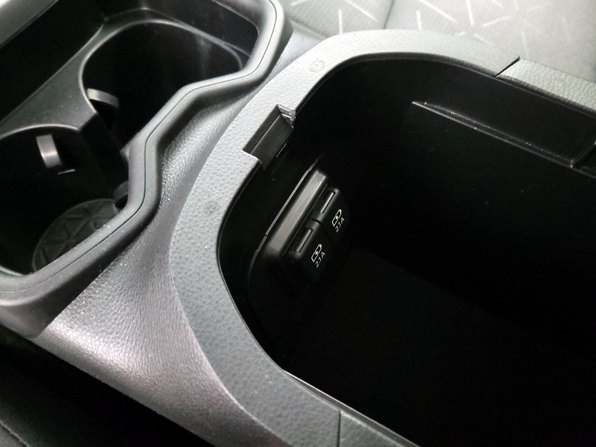 Thumbnail: 2019 Toyota RAV4 - 18