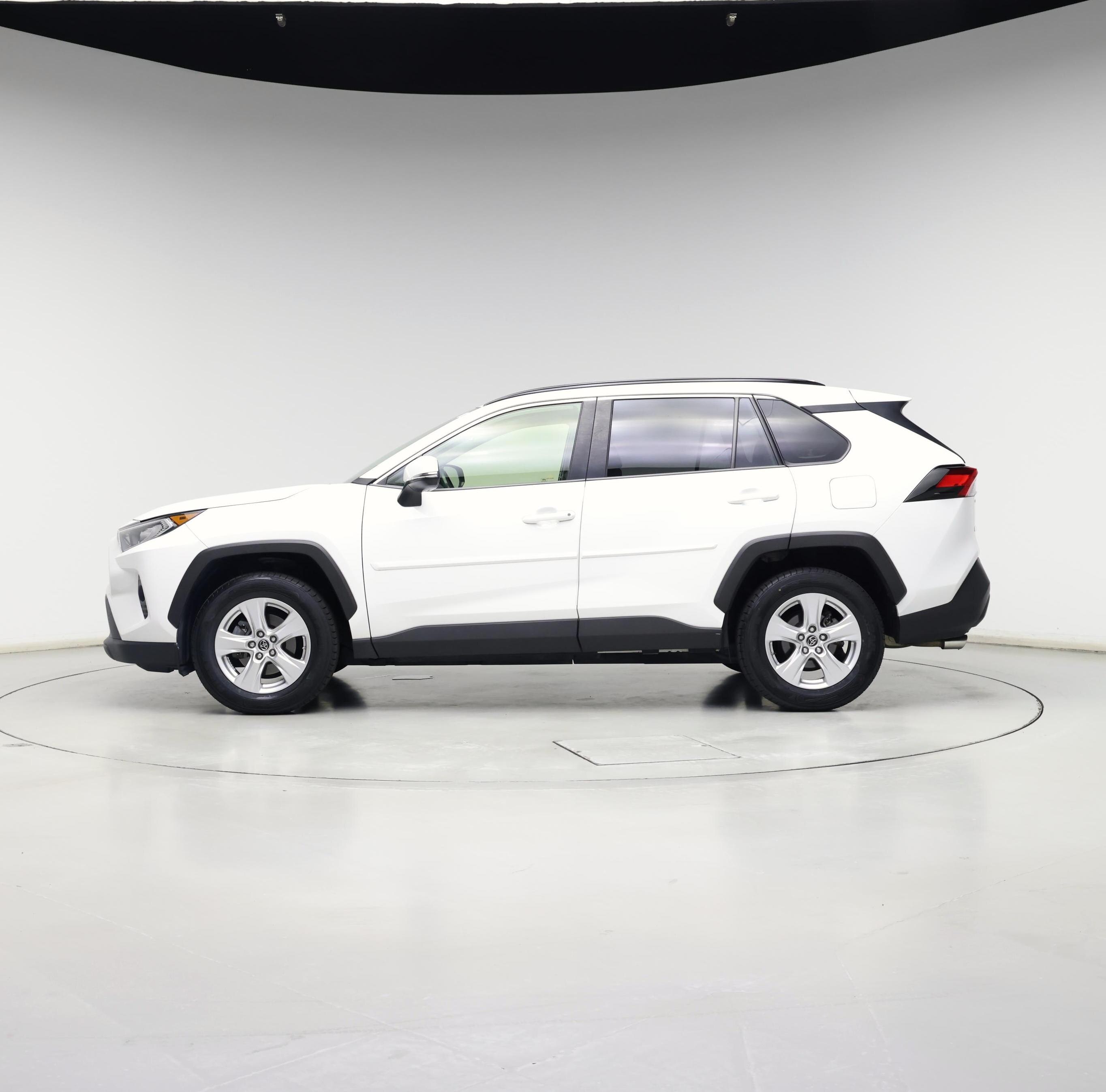 Thumbnail: 2019 Toyota RAV4 - 3