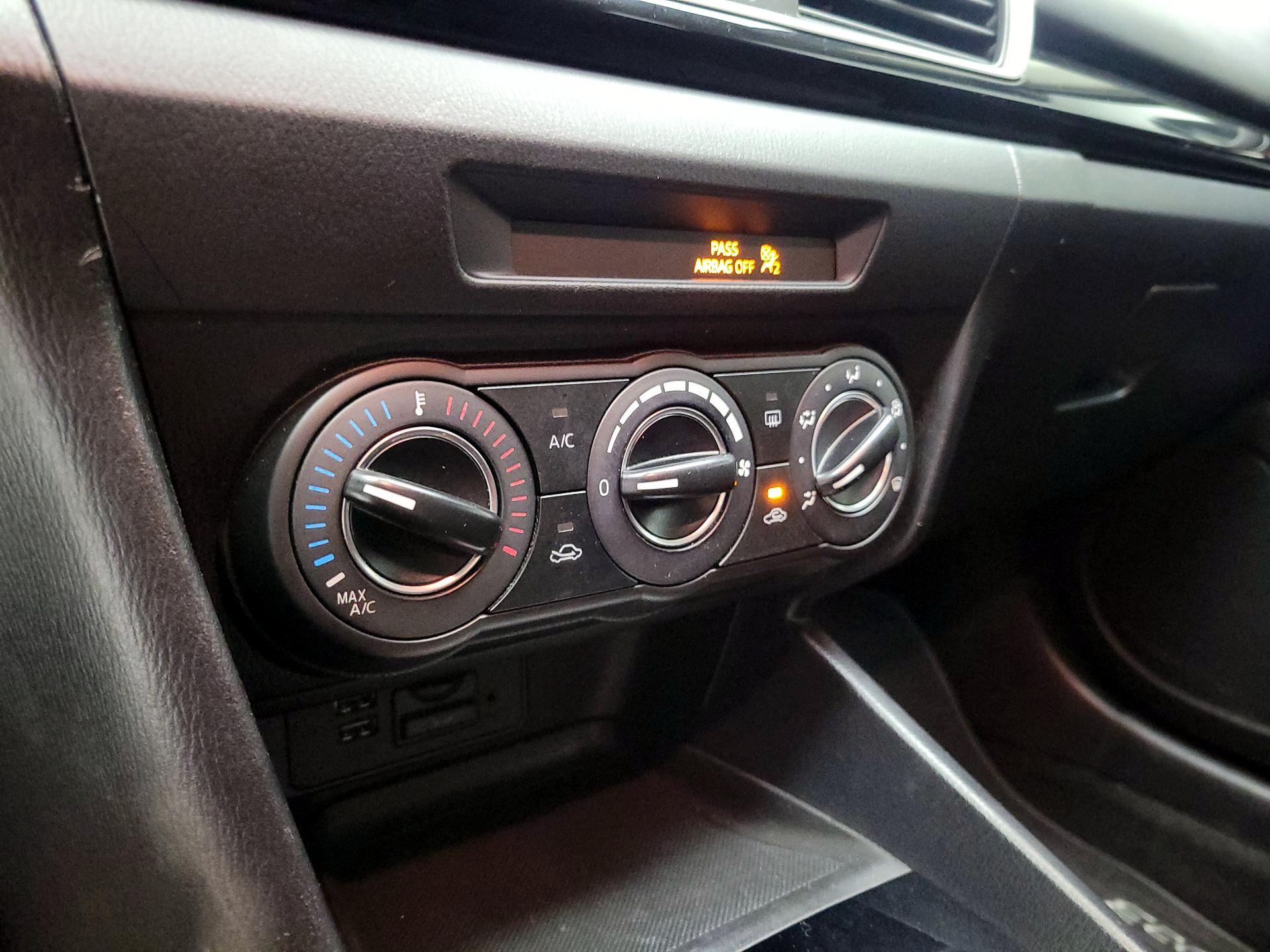 Thumbnail: 2016 Mazda Mazda3 - 17