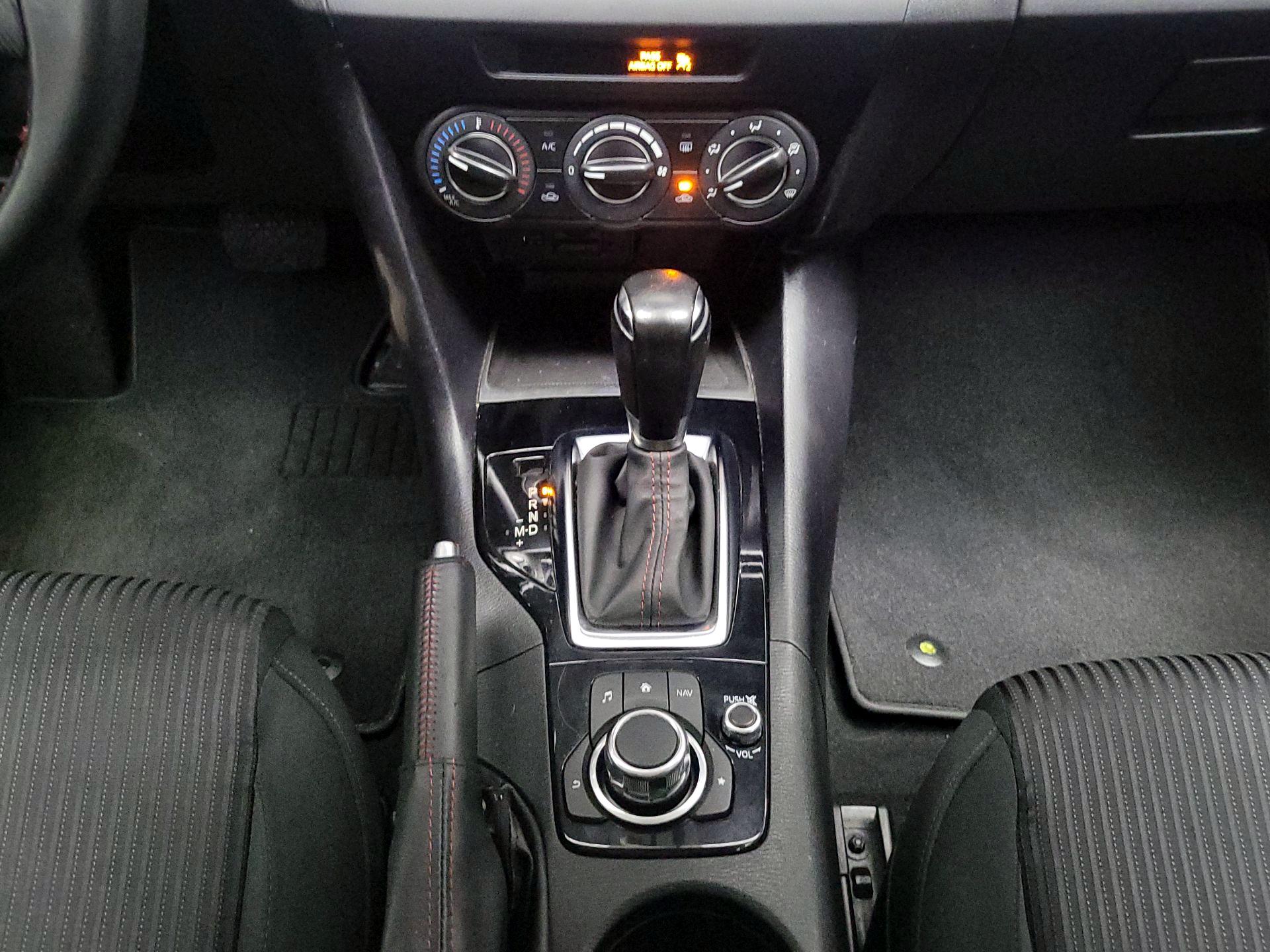 Thumbnail: 2016 Mazda Mazda3 - 18