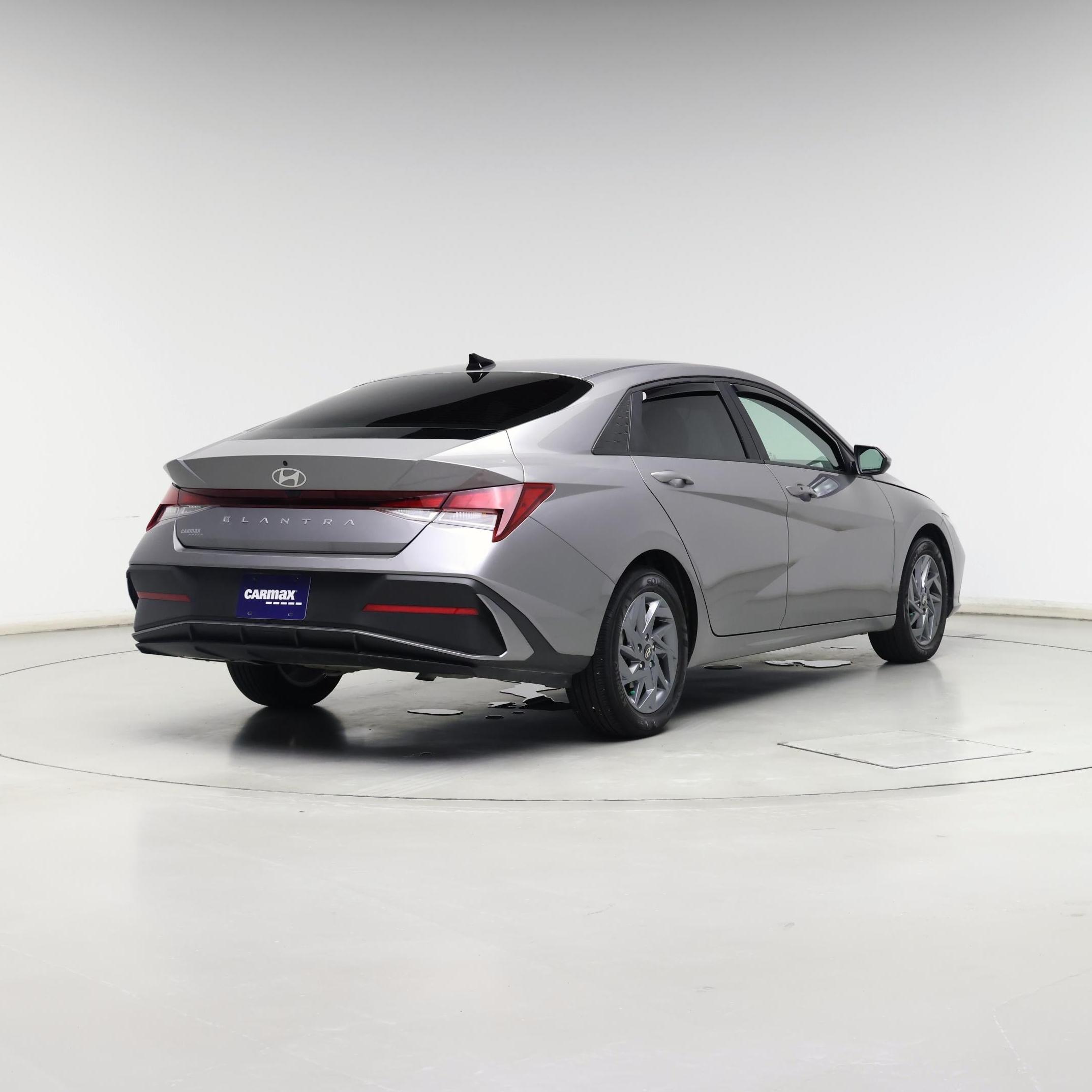 Thumbnail: 2024 Hyundai Elantra - 8