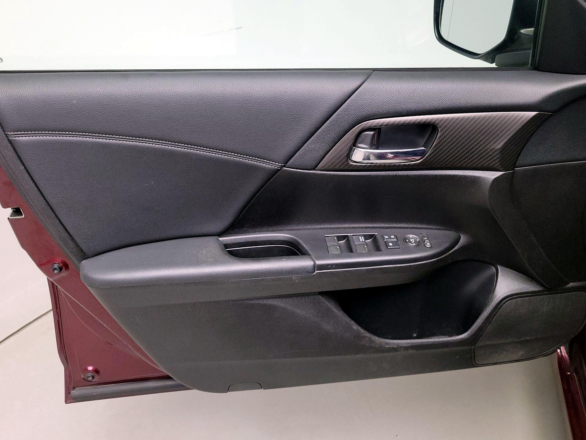 Thumbnail: 2016 Honda Accord - 12
