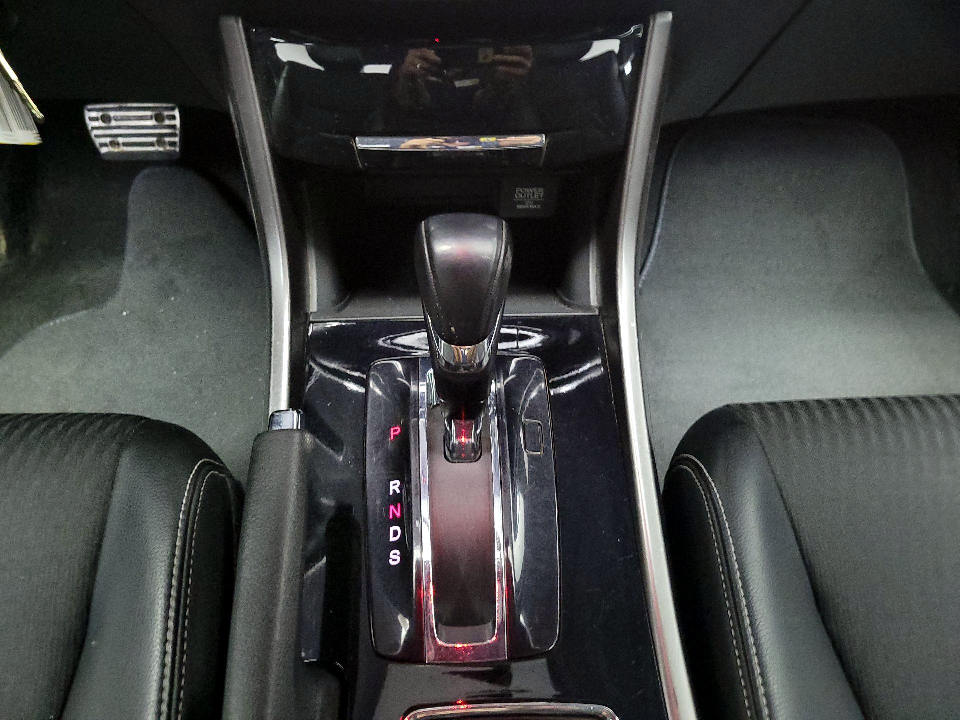 Thumbnail: 2016 Honda Accord - 17