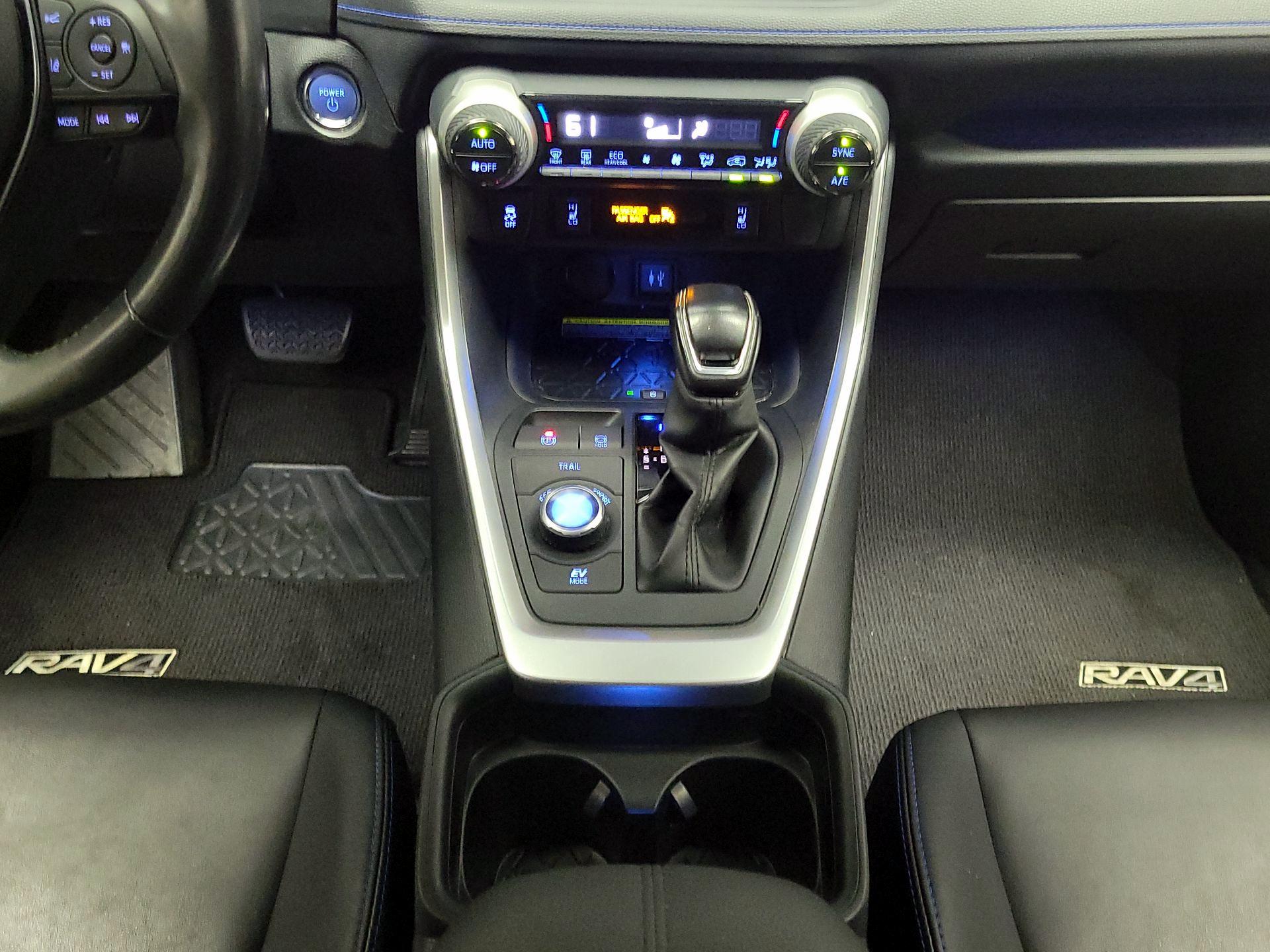 Thumbnail: 2019 Toyota RAV4 - 18
