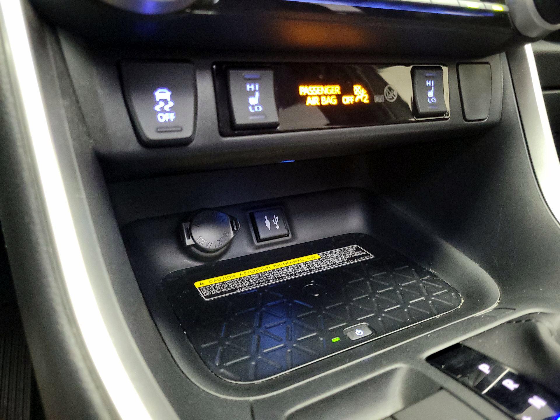 Thumbnail: 2019 Toyota RAV4 - 19