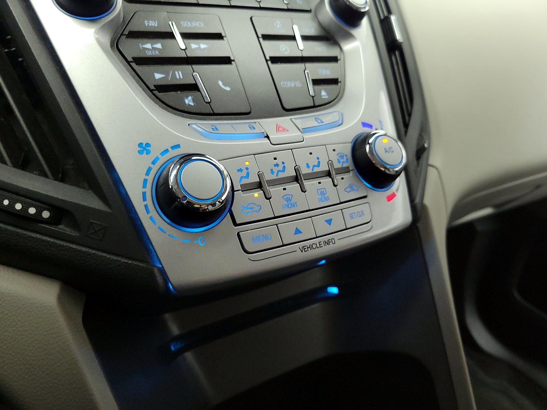 Thumbnail: 2015 Chevrolet Equinox - 15