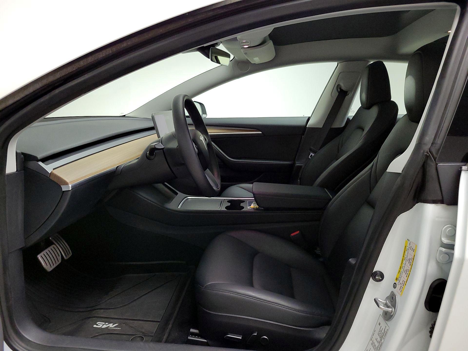 Thumbnail: 2023 Tesla Model 3 - 11
