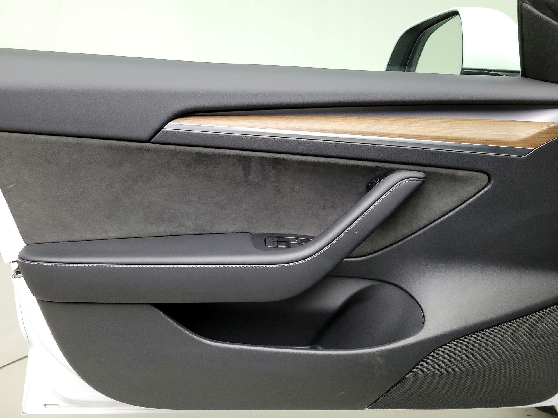 Thumbnail: 2023 Tesla Model 3 - 12