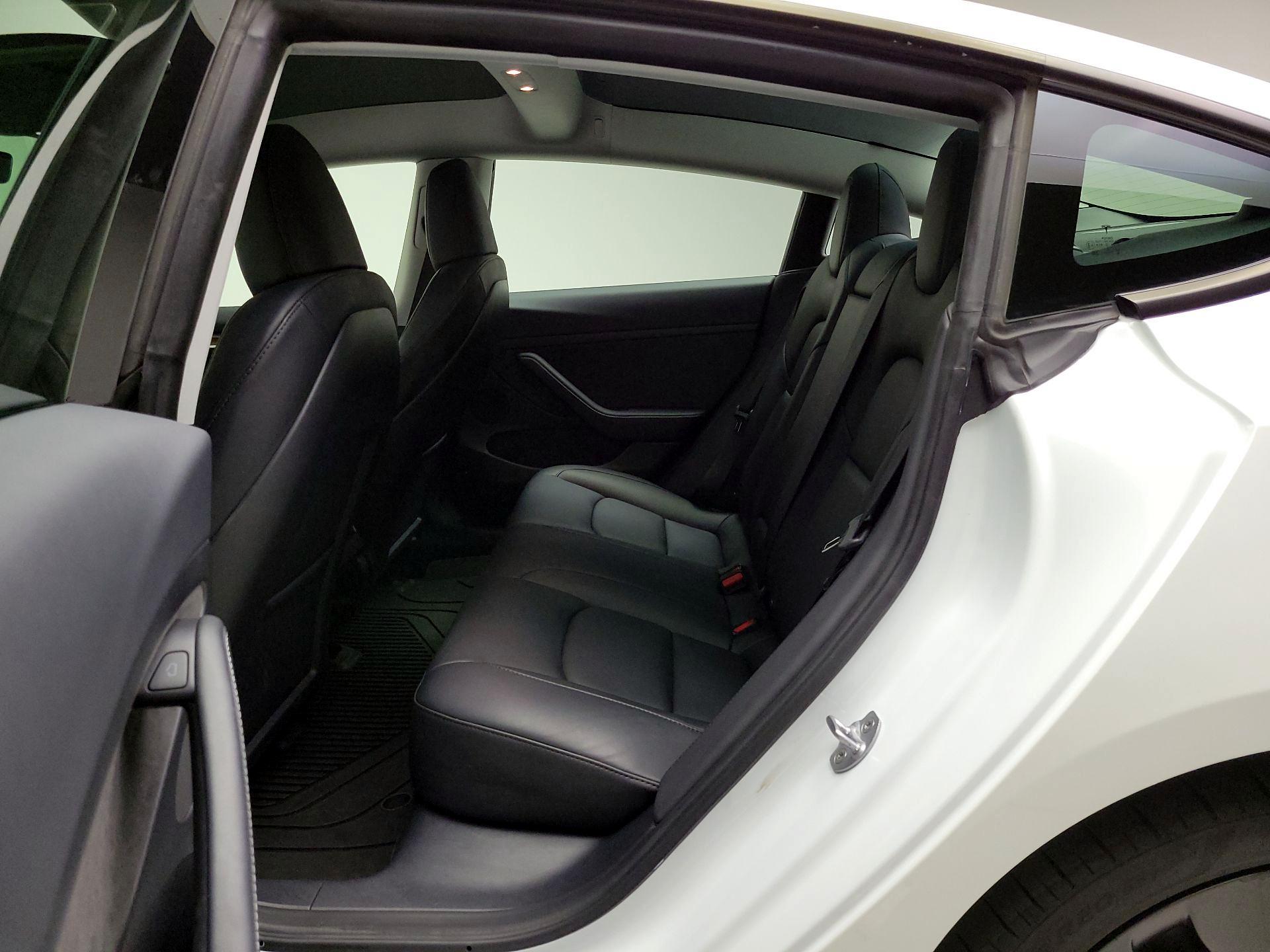 Thumbnail: 2023 Tesla Model 3 - 18