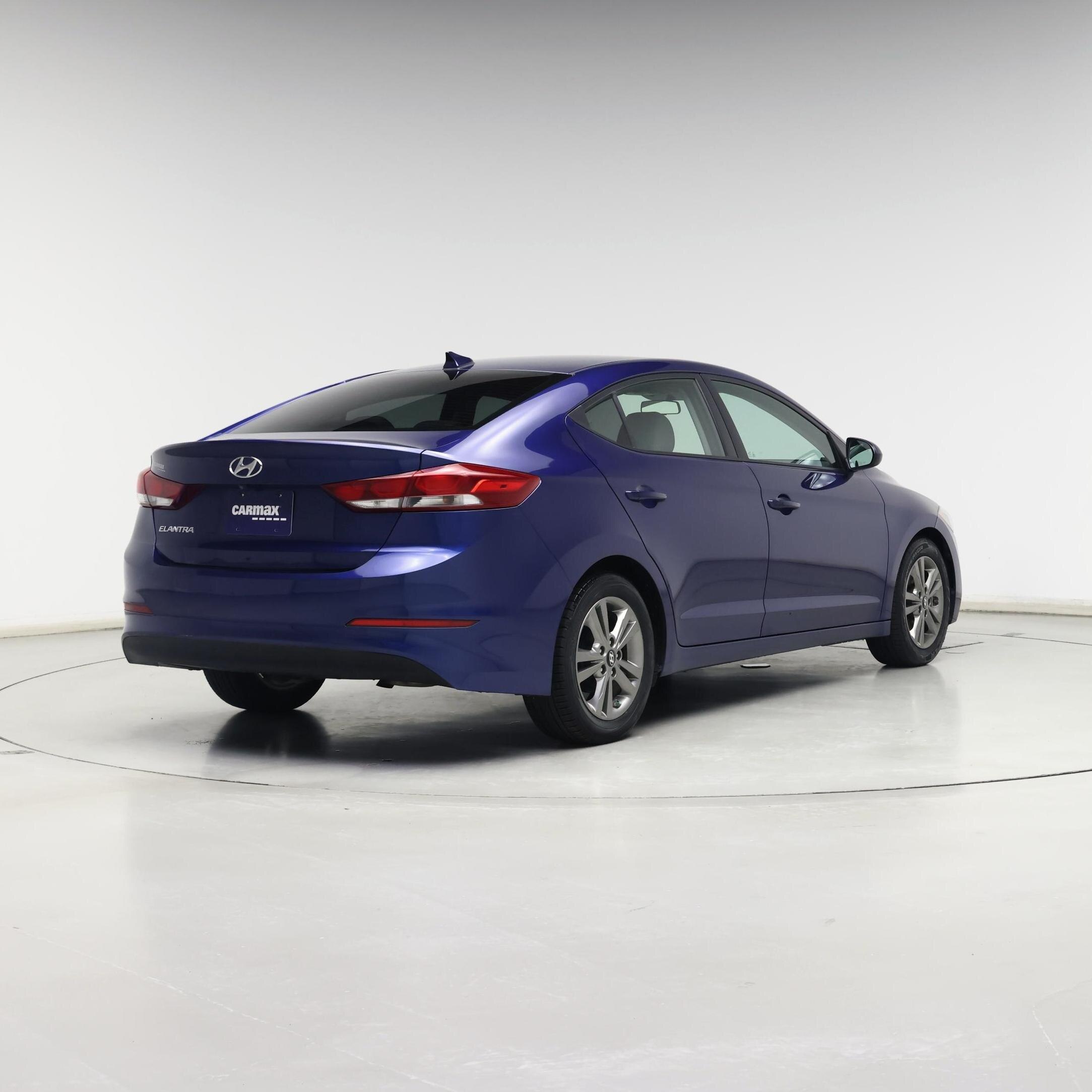 Thumbnail: 2017 Hyundai Elantra - 8