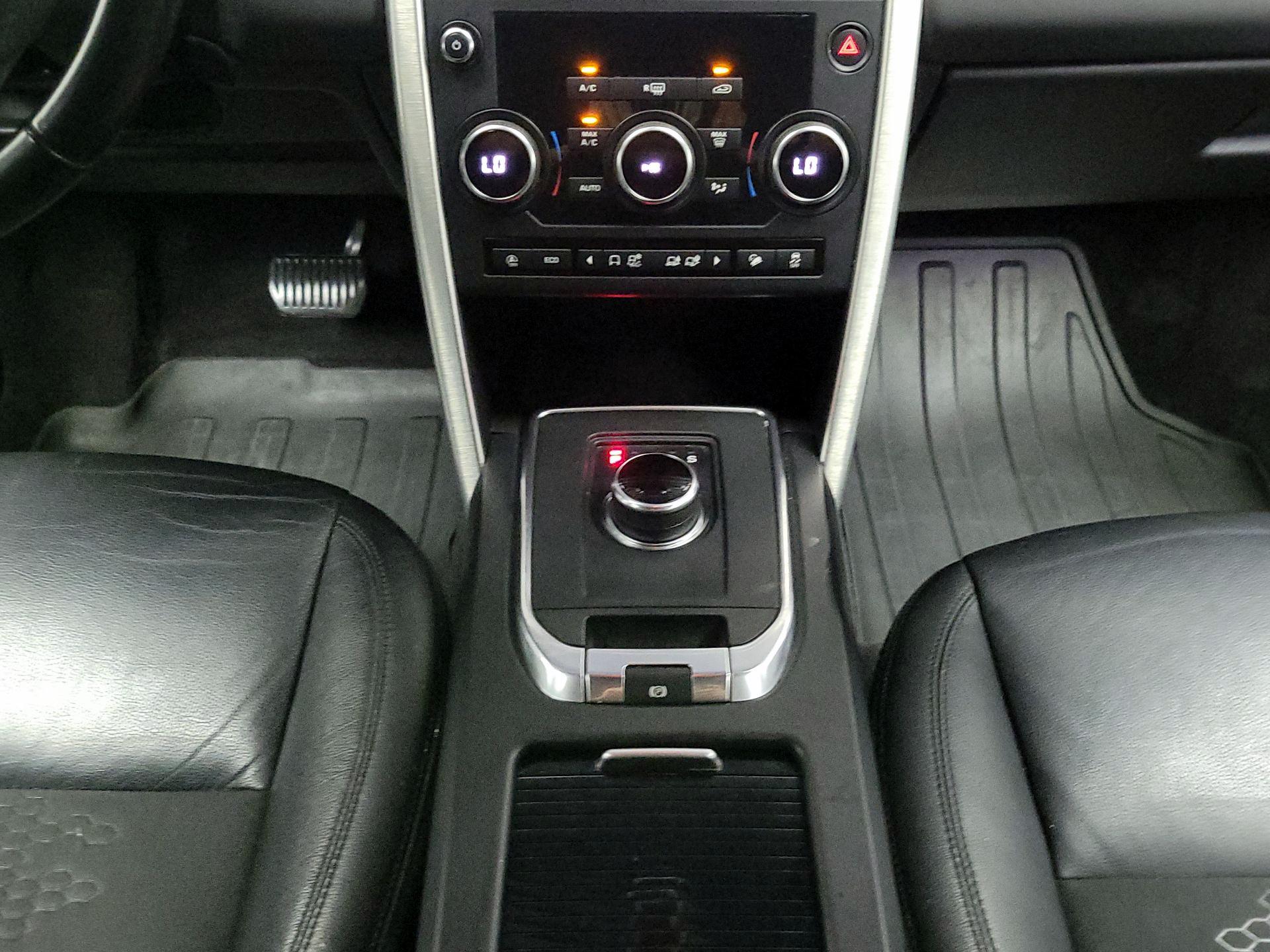 Thumbnail: 2018 Land Rover Discovery Sport - 17