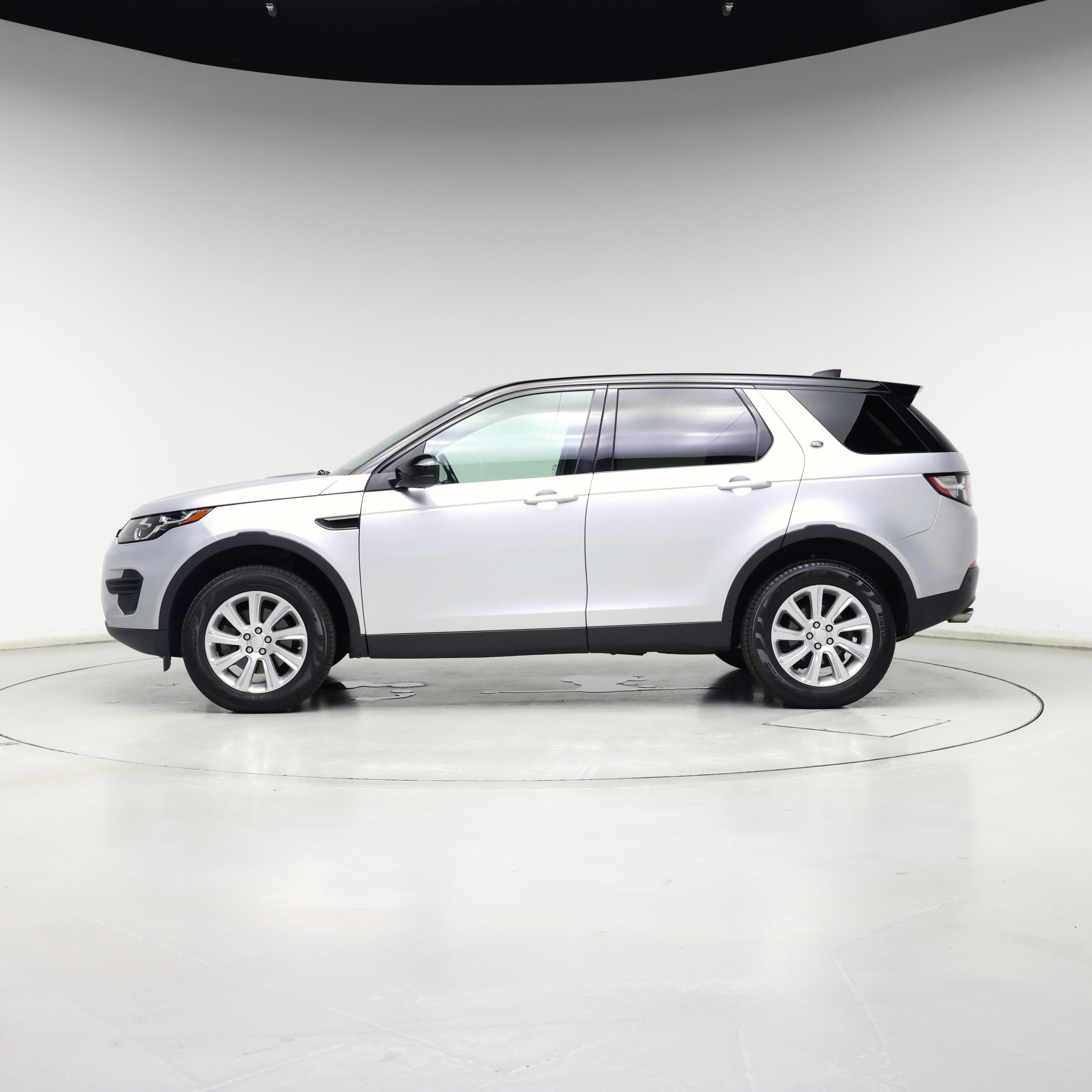 Thumbnail: 2018 Land Rover Discovery Sport - 3