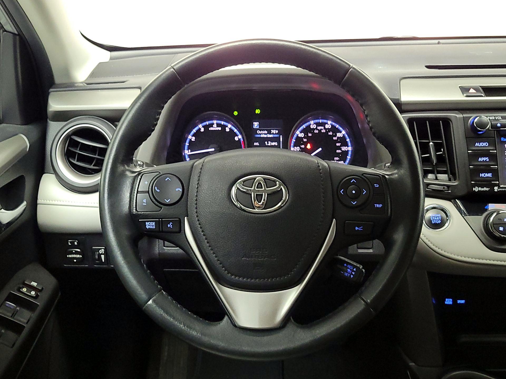 Thumbnail: 2018 Toyota RAV4 - 10