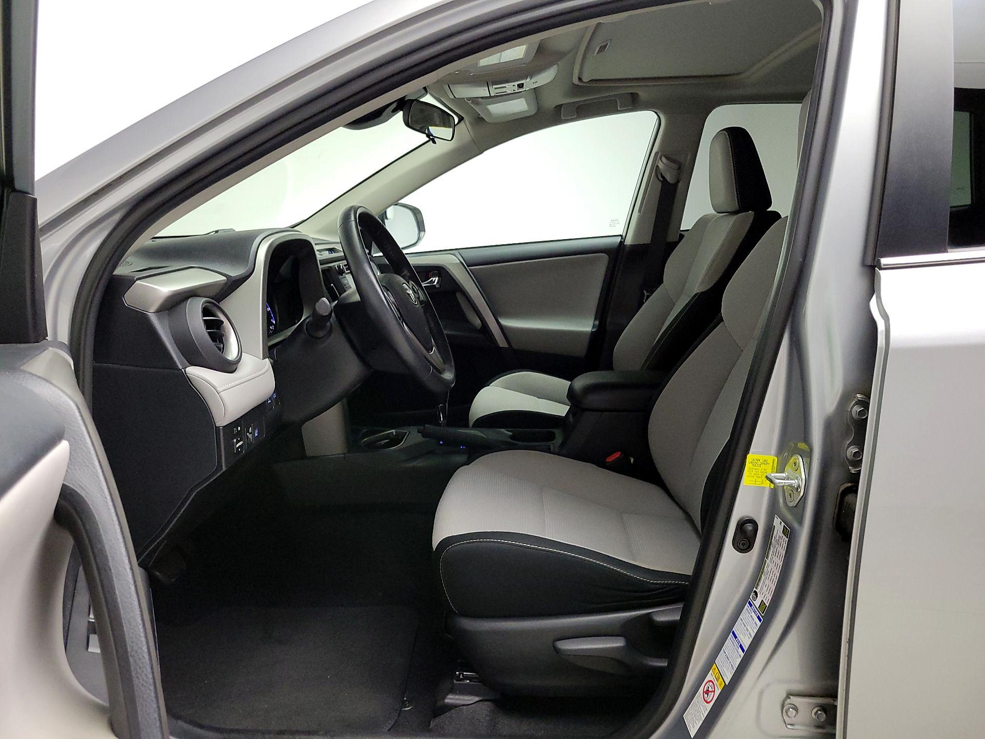 Thumbnail: 2018 Toyota RAV4 - 11