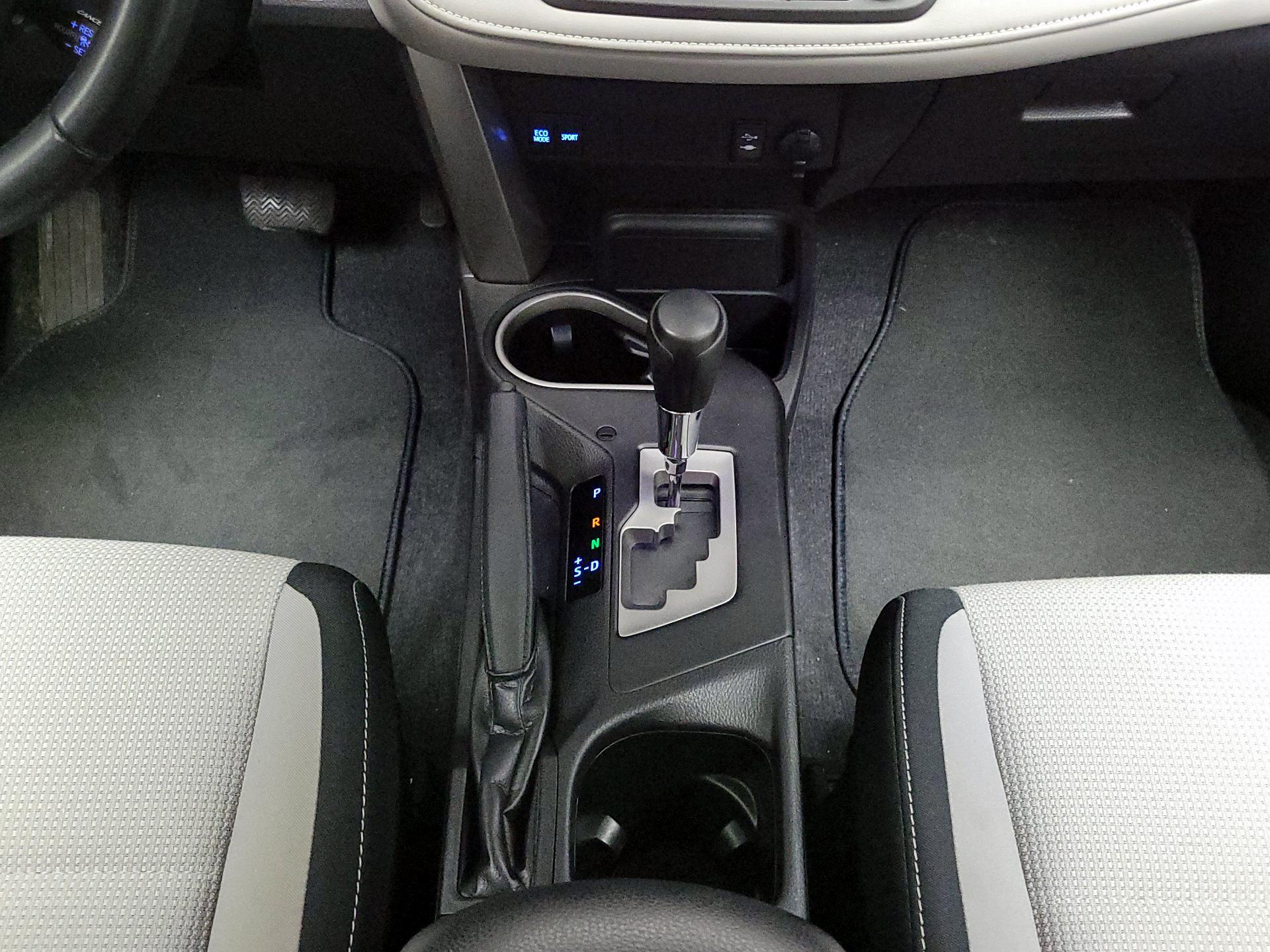 Thumbnail: 2018 Toyota RAV4 - 17