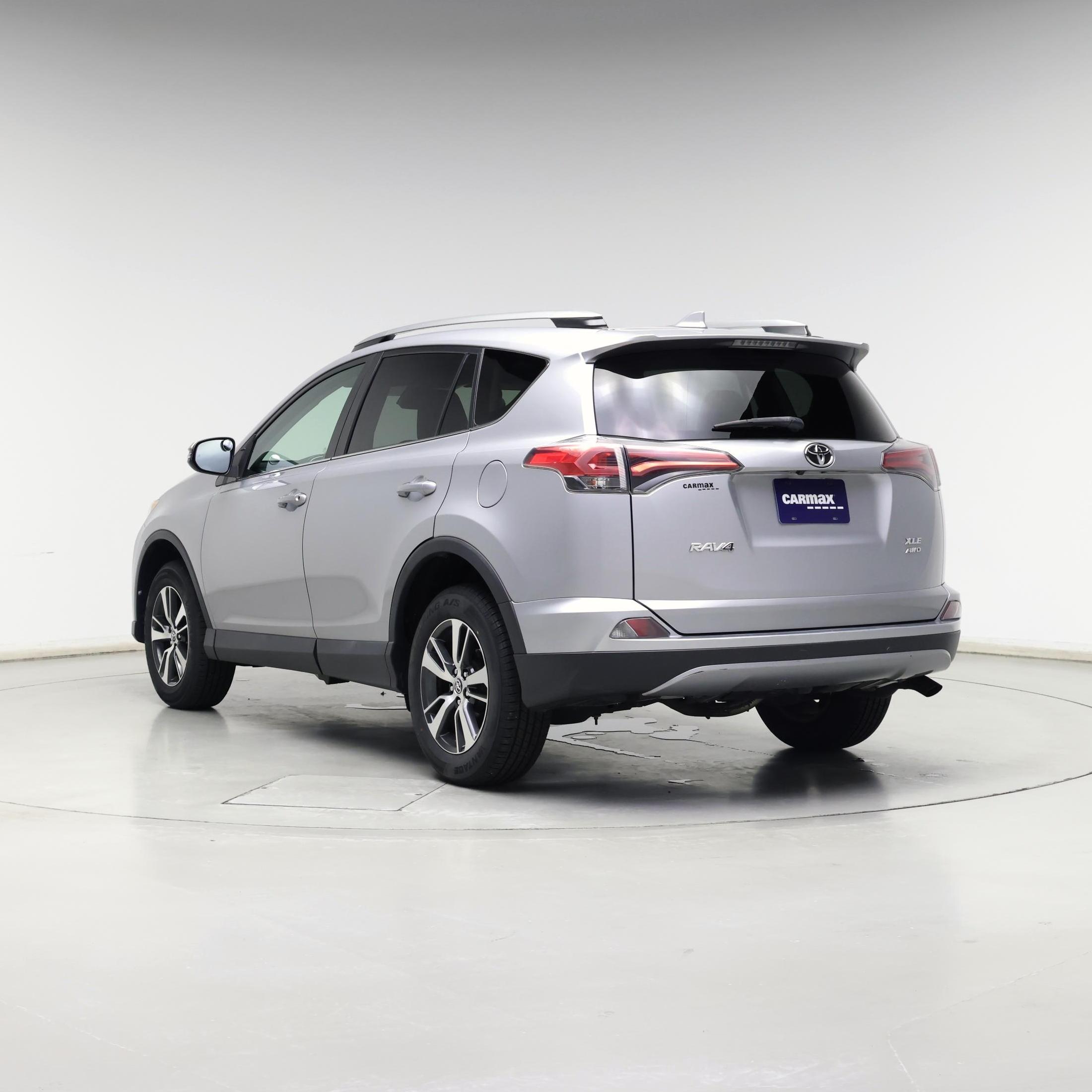 Thumbnail: 2018 Toyota RAV4 - 2