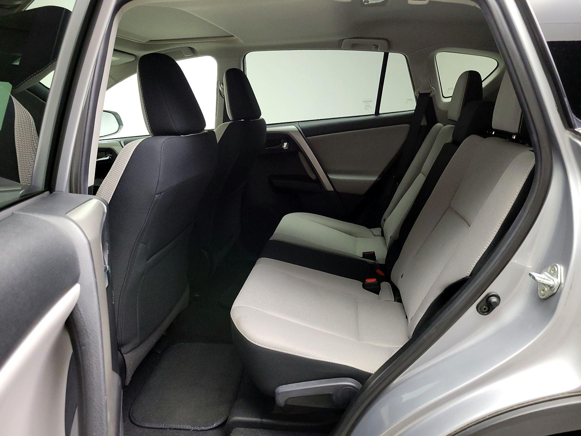 Thumbnail: 2018 Toyota RAV4 - 20