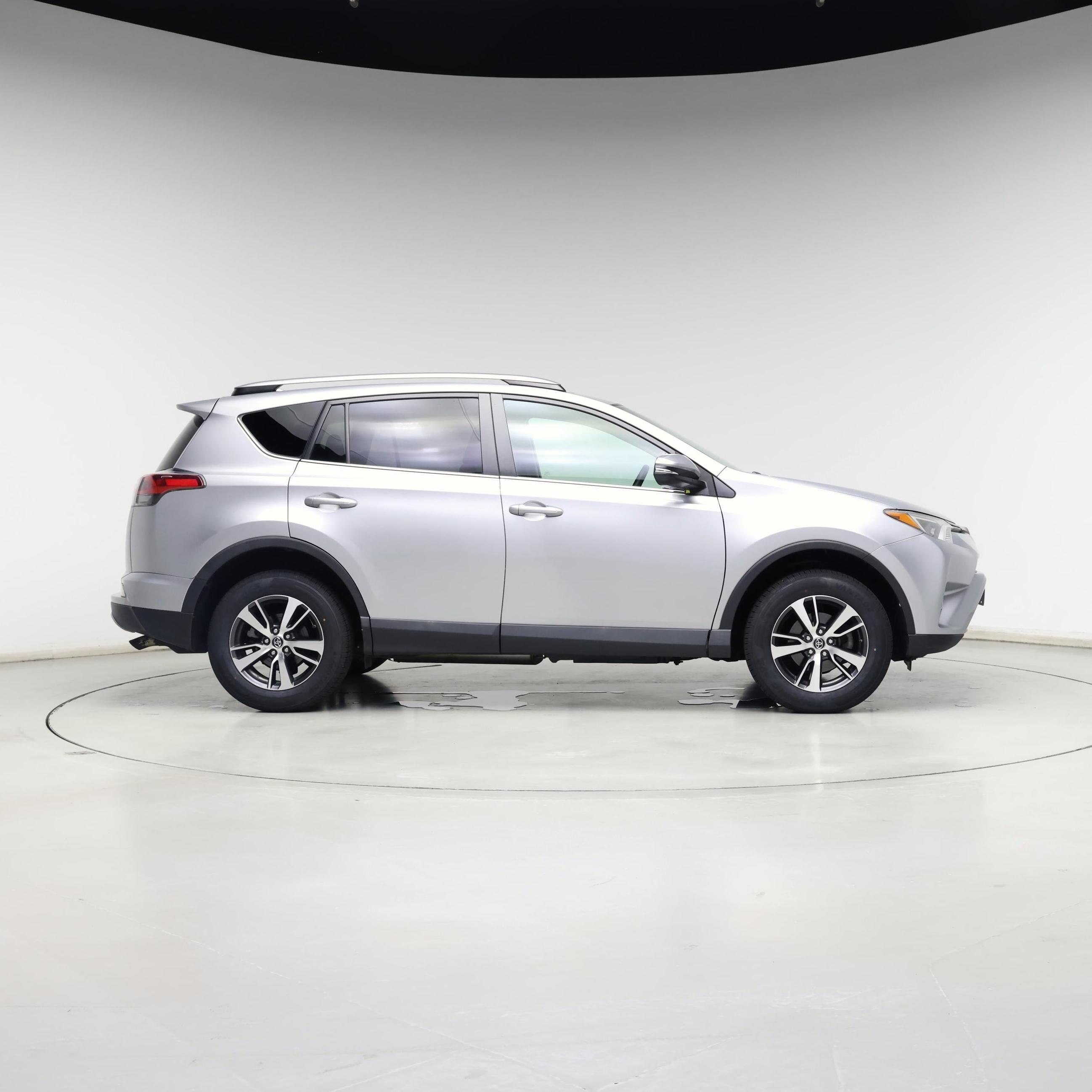 Thumbnail: 2018 Toyota RAV4 - 7