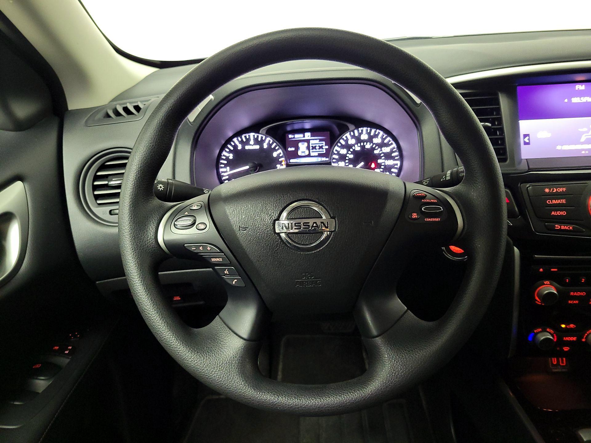 Thumbnail: 2020 Nissan Pathfinder - 10