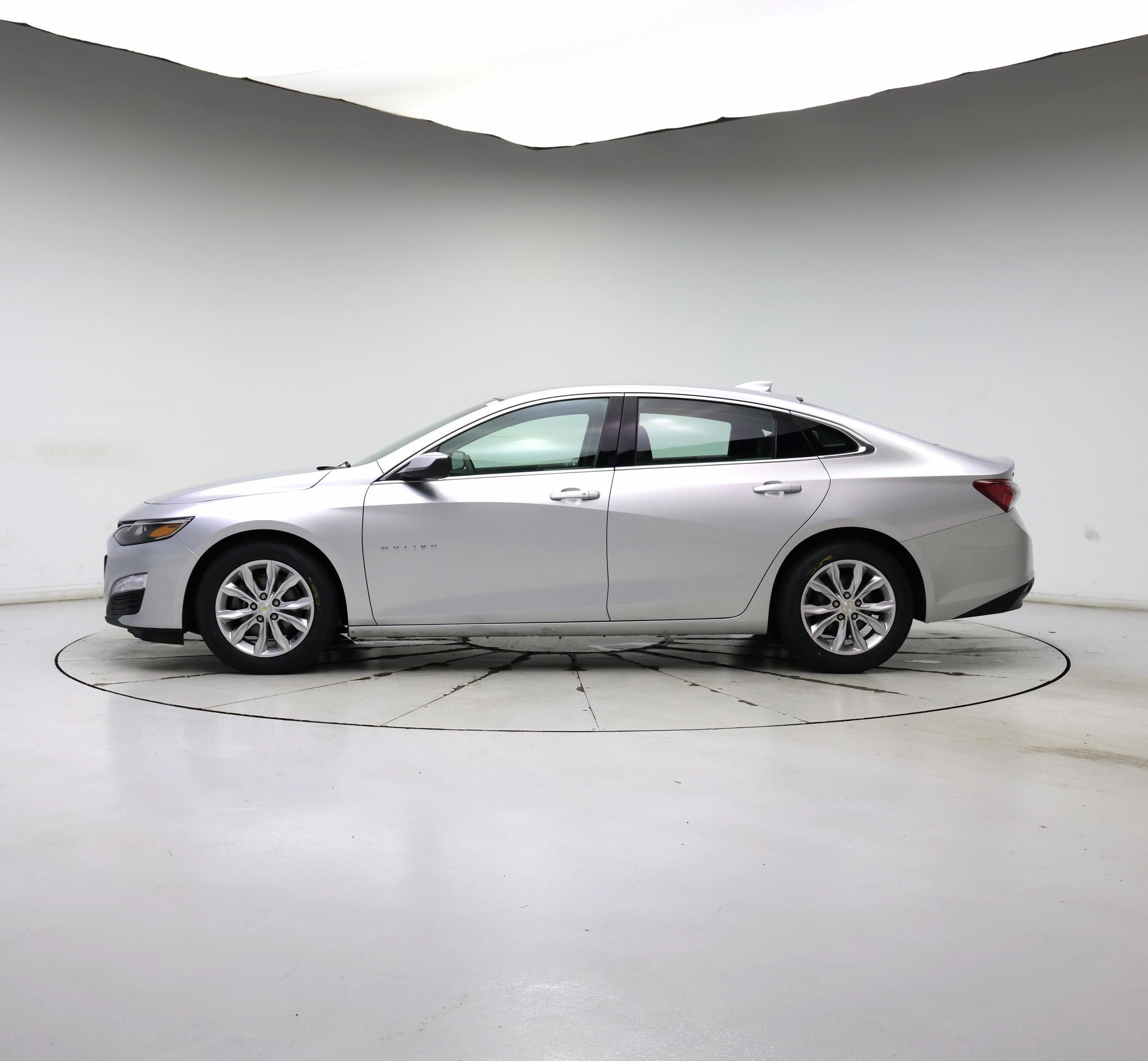 Thumbnail: 2021 Chevrolet Malibu - 3