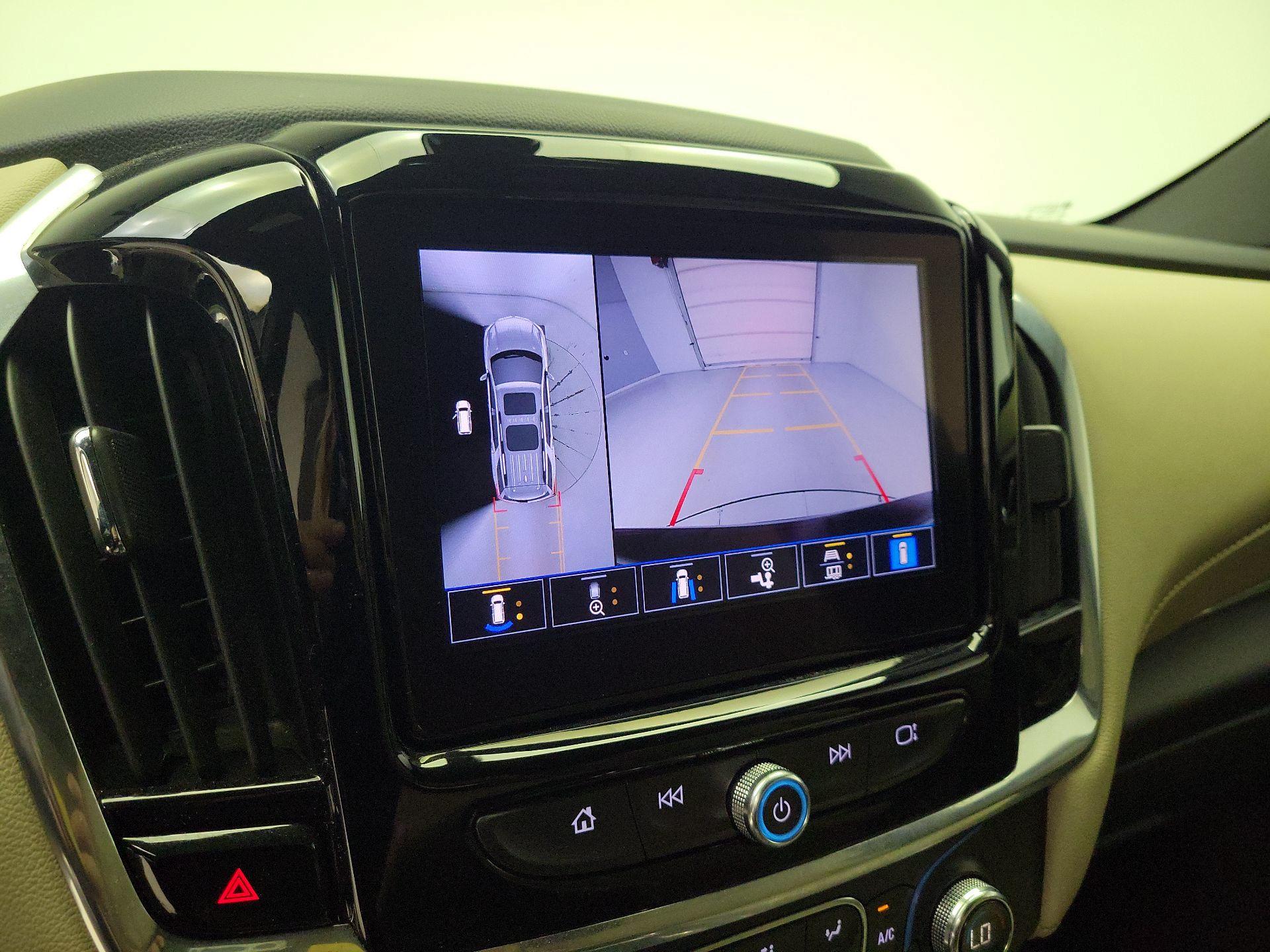 Thumbnail: 2022 Chevrolet Traverse - 14