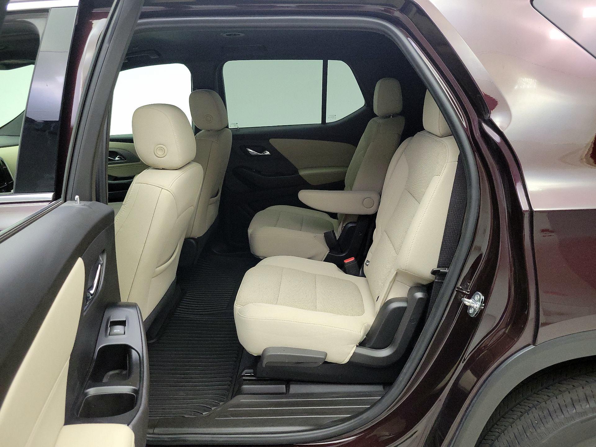 Thumbnail: 2022 Chevrolet Traverse - 19