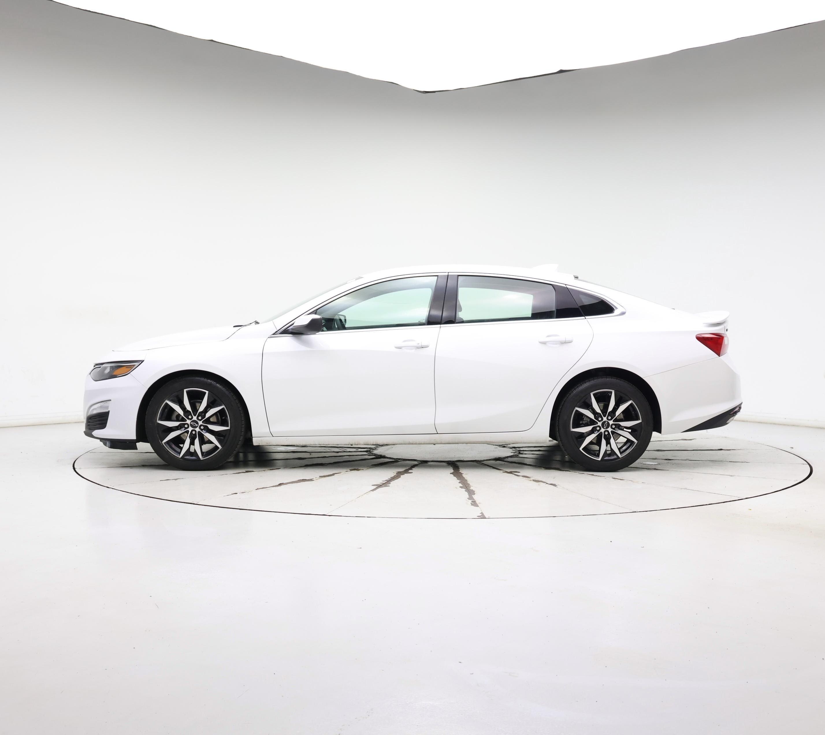 Thumbnail: 2023 Chevrolet Malibu - 3